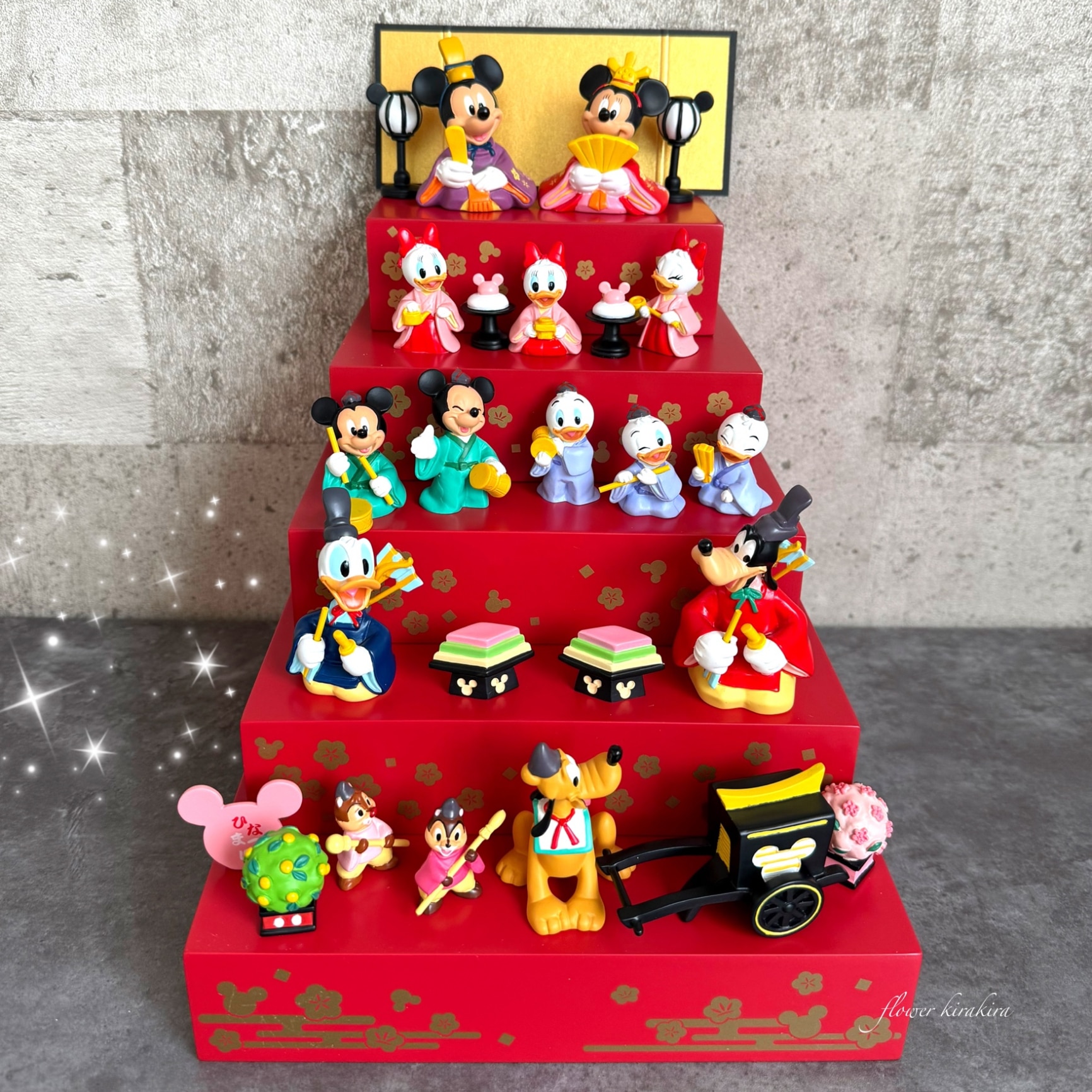 Disney】 ディズニー 壇付き おひなさま フルセット ブラック レッド