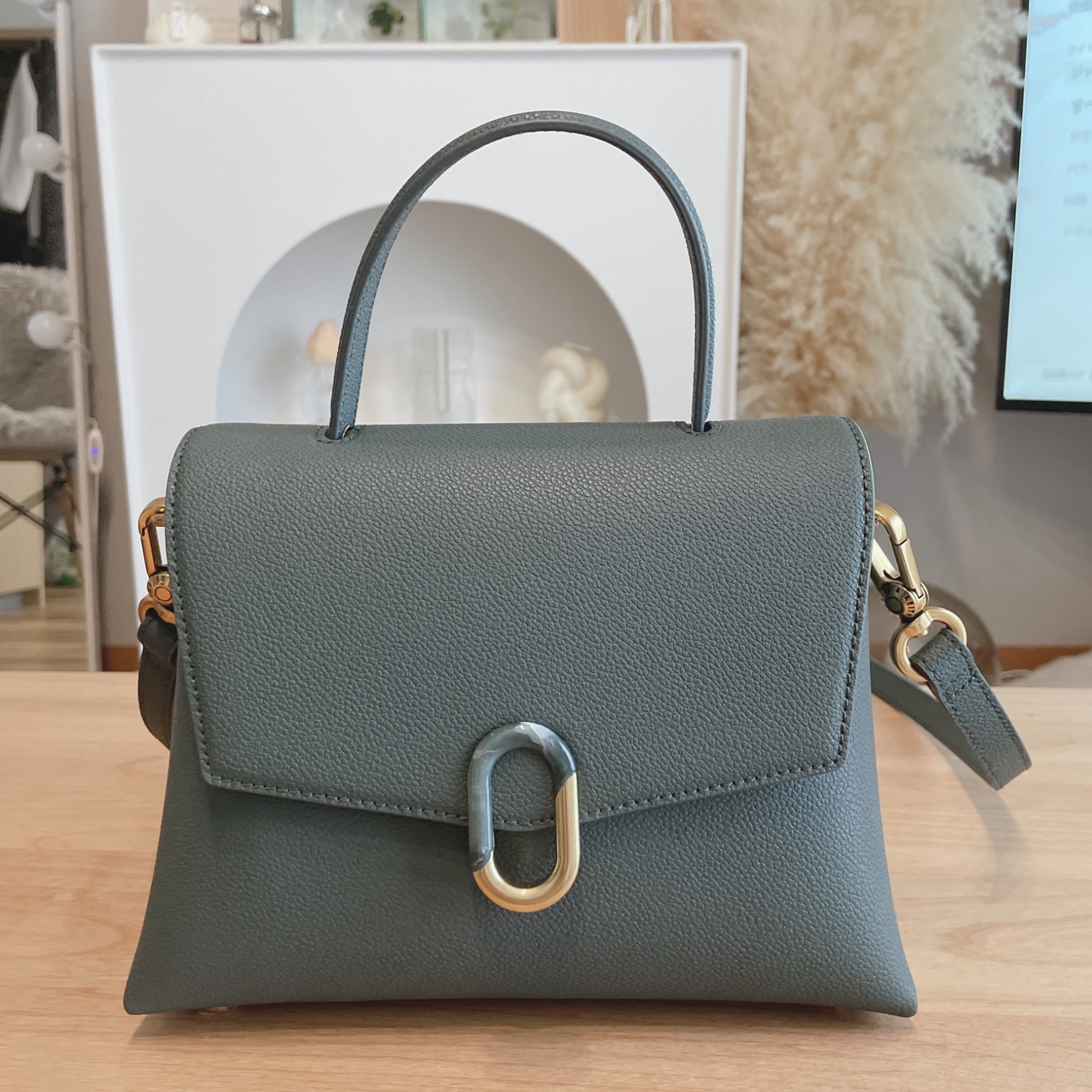 ストーンエンベリッシュド フロントフラップバッグ 【再入荷