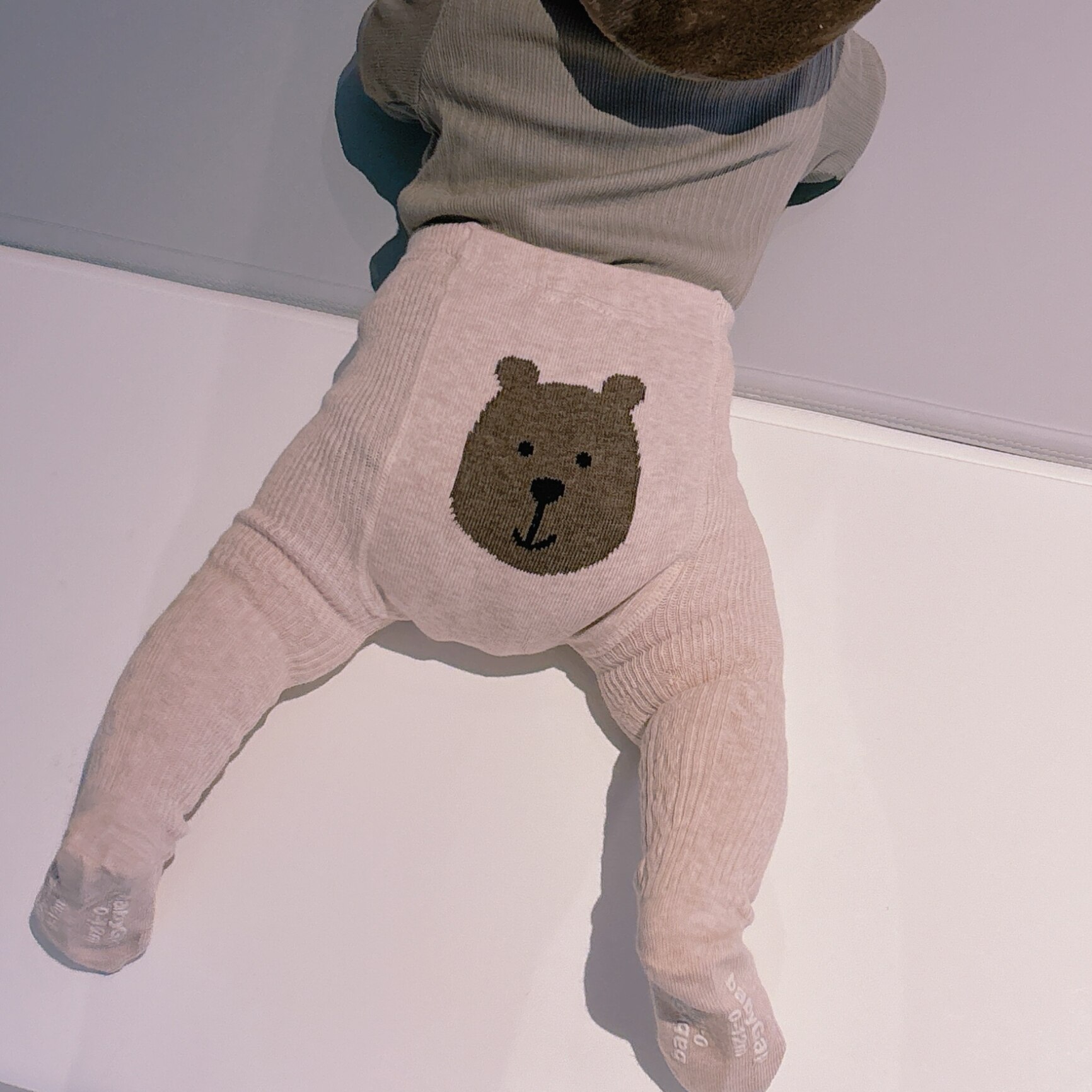 Baby GAP ベビー服 まとめ売り くまタイツ・帽子・靴下・スタイ Baby GAP ベビー服 まとめ売り くまタイツ・帽子・靴下・スタイ
