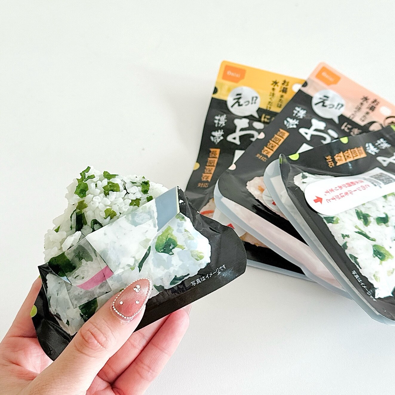 【ふるさと納税】備えて安心、食べて満足｜尾西の携帯おにぎり【24個入り】（非常食・保存食・キャンプにも）非常食 保存食 防災グッズ 防災 アルファ米 長期保存 おにぎり キャンプ アウトドア 登山 ふるさと納税 非常食 大崎市 尾西食品