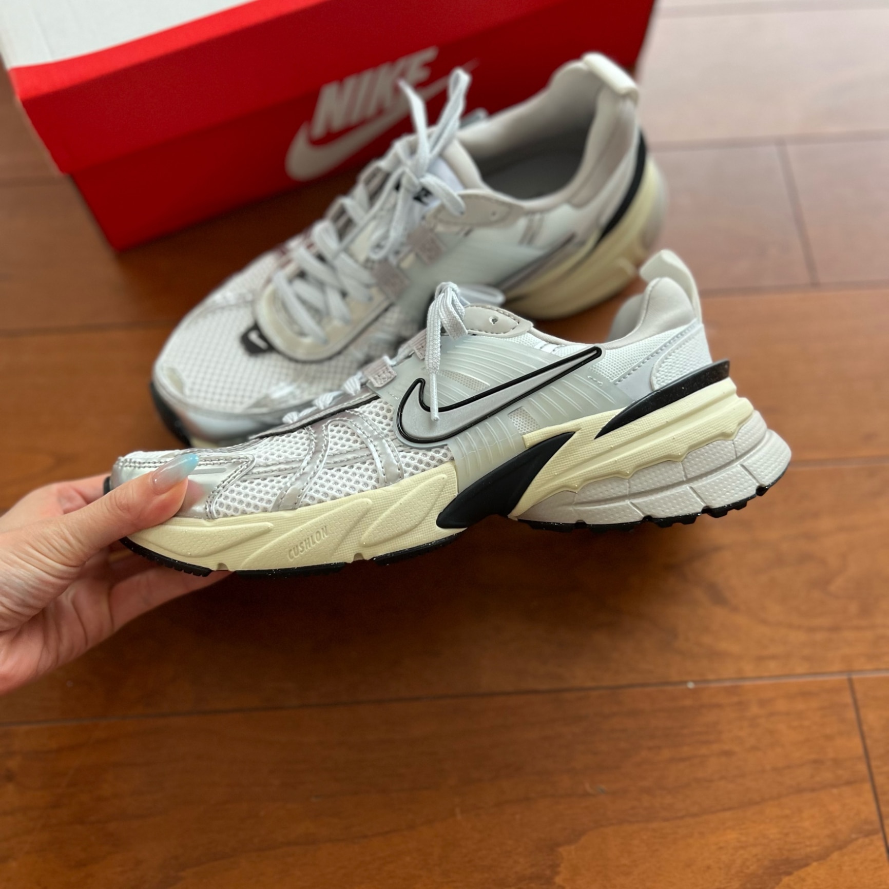 専用中 2点セット NIKE ナイキ スニーカー ヴィヴィアン パーカー 210.jpg