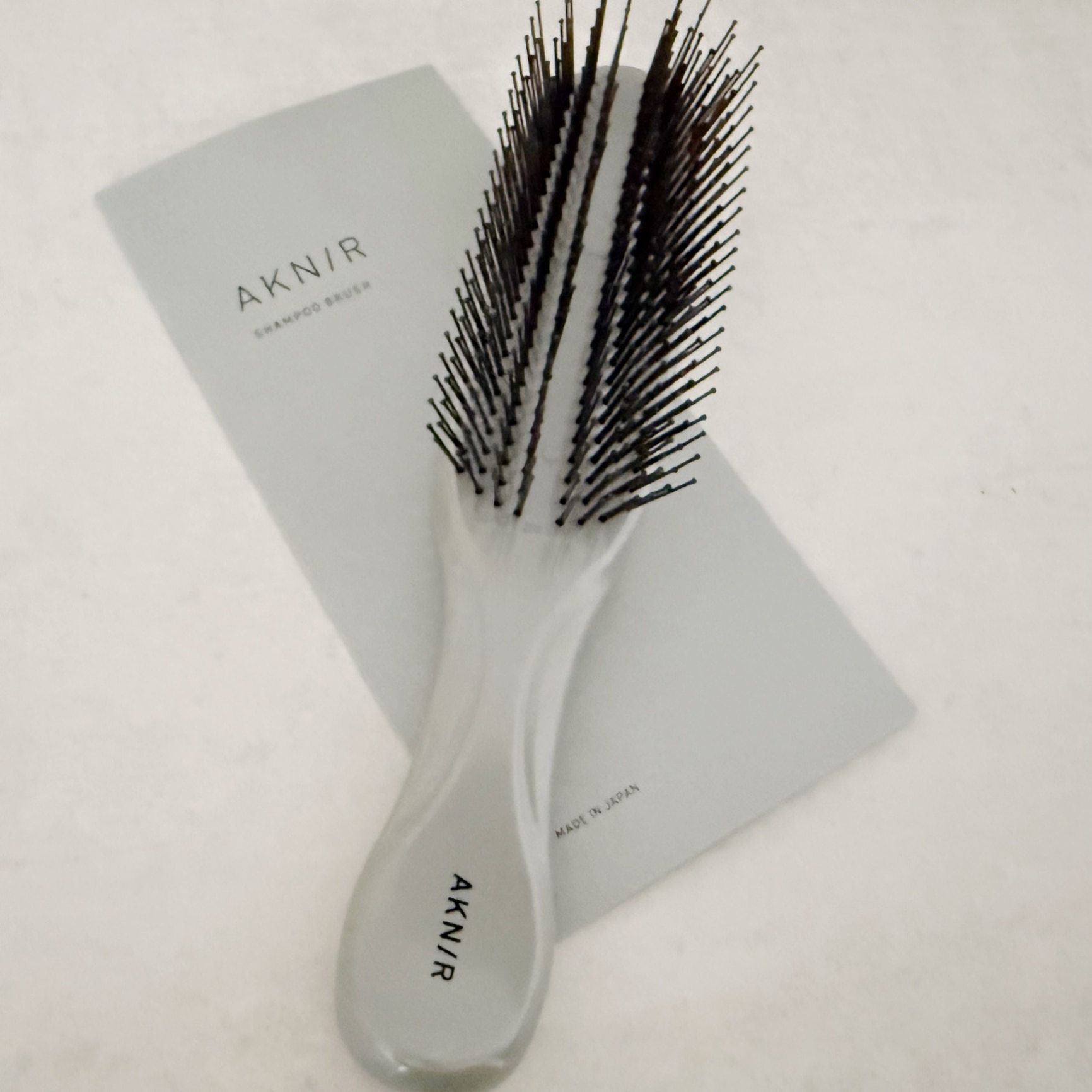AKN/R♡梨花プロデュー✨️ヘアーブラシ 40%OFF】【シリーズ累計200万個突破】AKNIR 梨花開発 公式 シャンプー