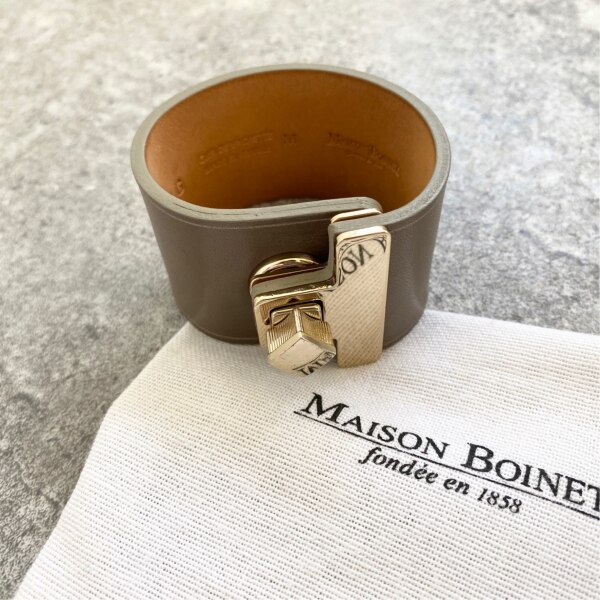 メゾンボワネ Maison Boinet ヒネリ金具 レザー ブレスレット バングル 