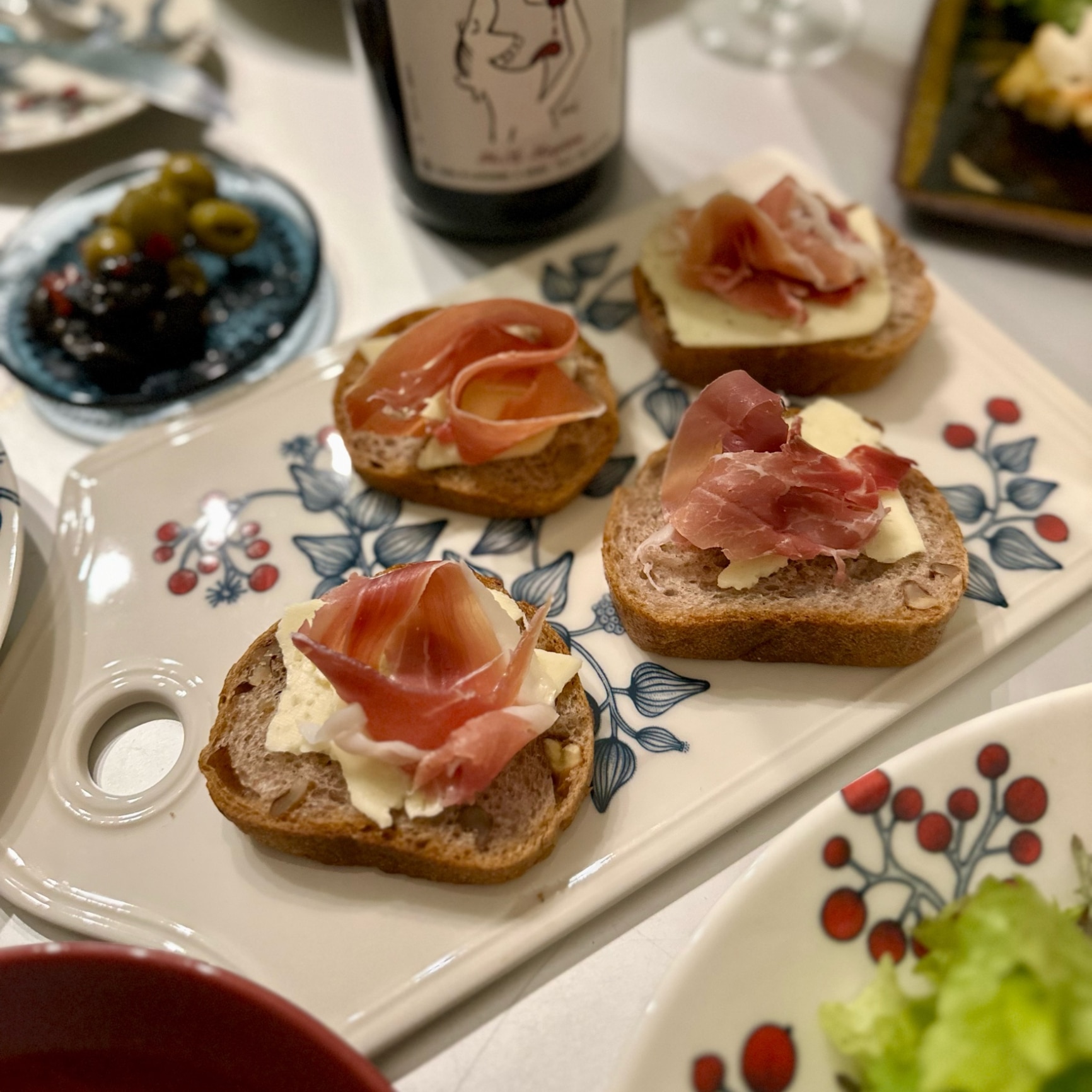 アラビア / ルノ サービングプラター フロストベリー [ Arabia Runo ]