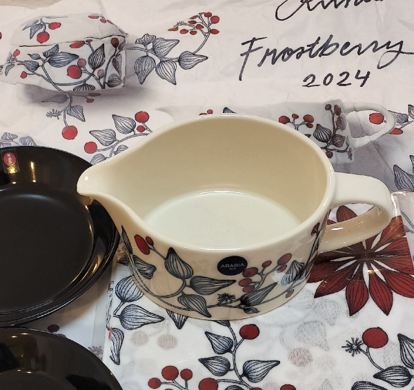 アラビア / ルノ ピッチャー0.4L フロストベリー [Arabia / Runo]