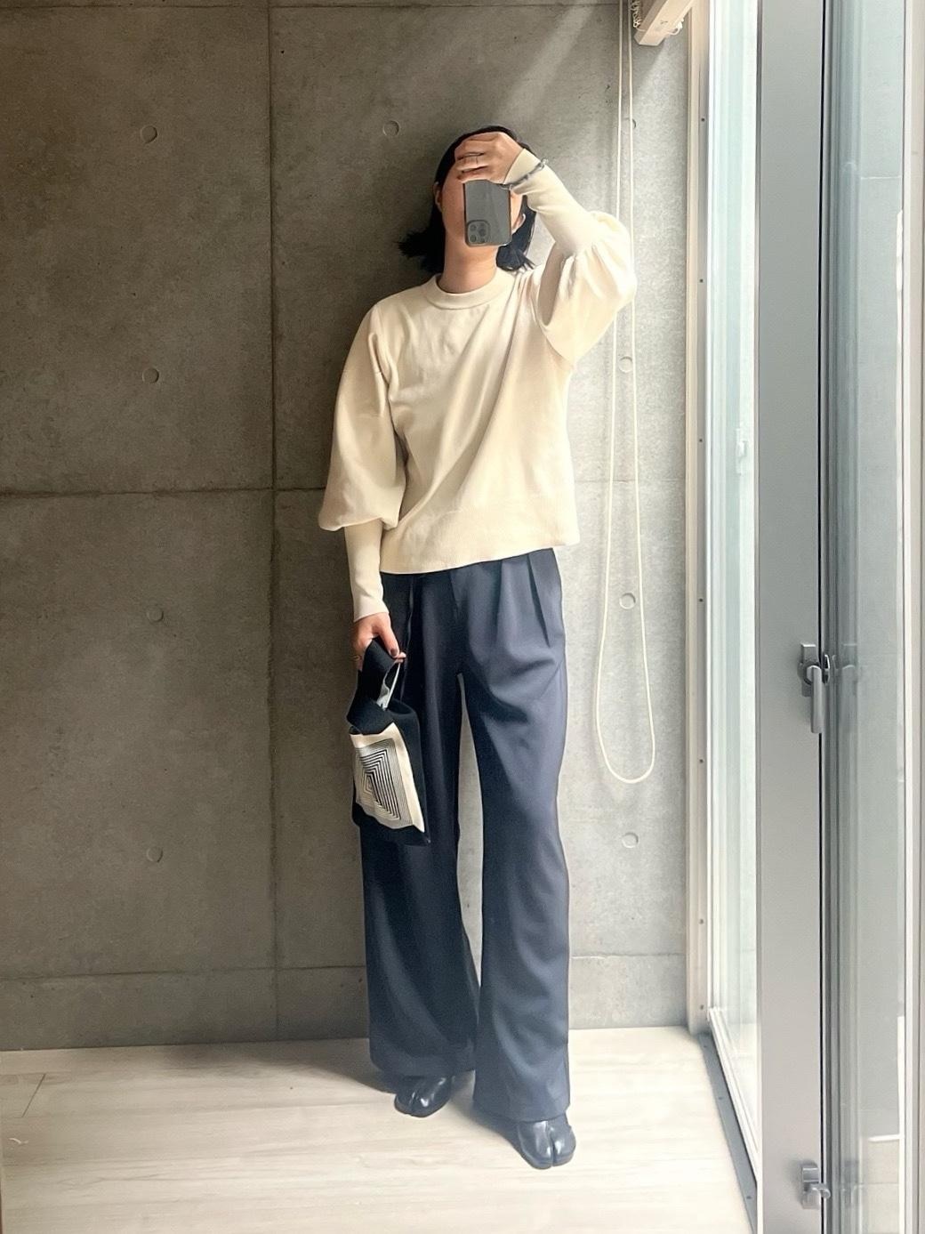 着映えがすぎるfor/cのニット、思わず2色目！
やっぱりすごく素敵なー。
たぽん袖にキュっとリブ、
ネックの詰まり具合もすーーーきーーー…。


#買ってよかった #シンプルコーデ #ブーツコーデ #ブーツ #ニット #ニットコーデ #シンプルコーデ #2023秋 #2023秋冬 #秋コーデ #冬コーデ