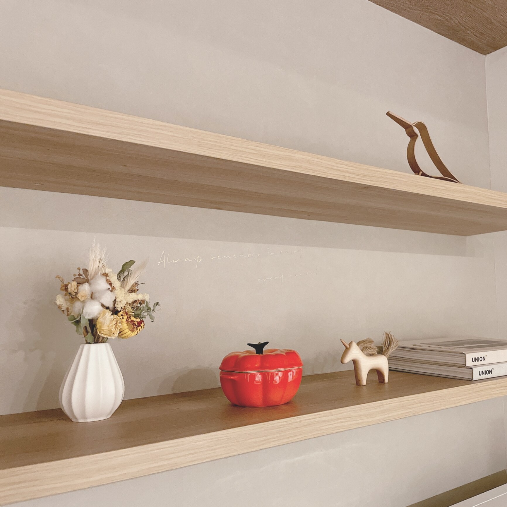 ⭐︎ モダンで高級感のある木製オブジェ⭐︎ お部屋や職場のインテリアに