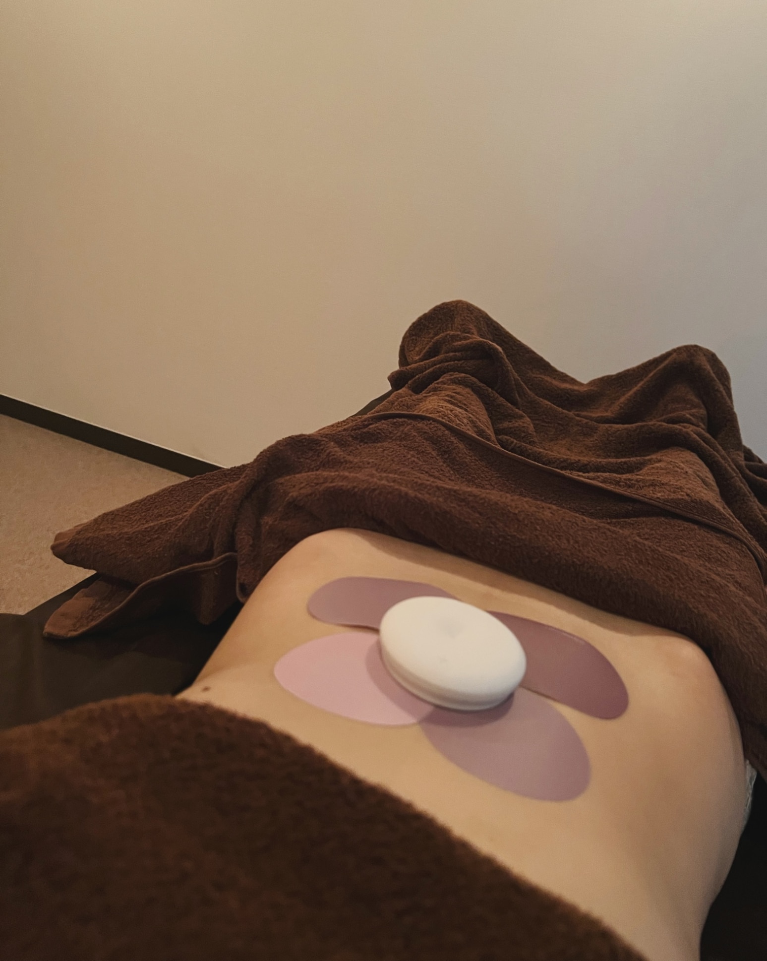 お値下げ　腸もみガジェット
chomomi

定価49500円で購入 chomomi（チョモミ）家庭用腸もみガジェット - 山野愛子どろんこ