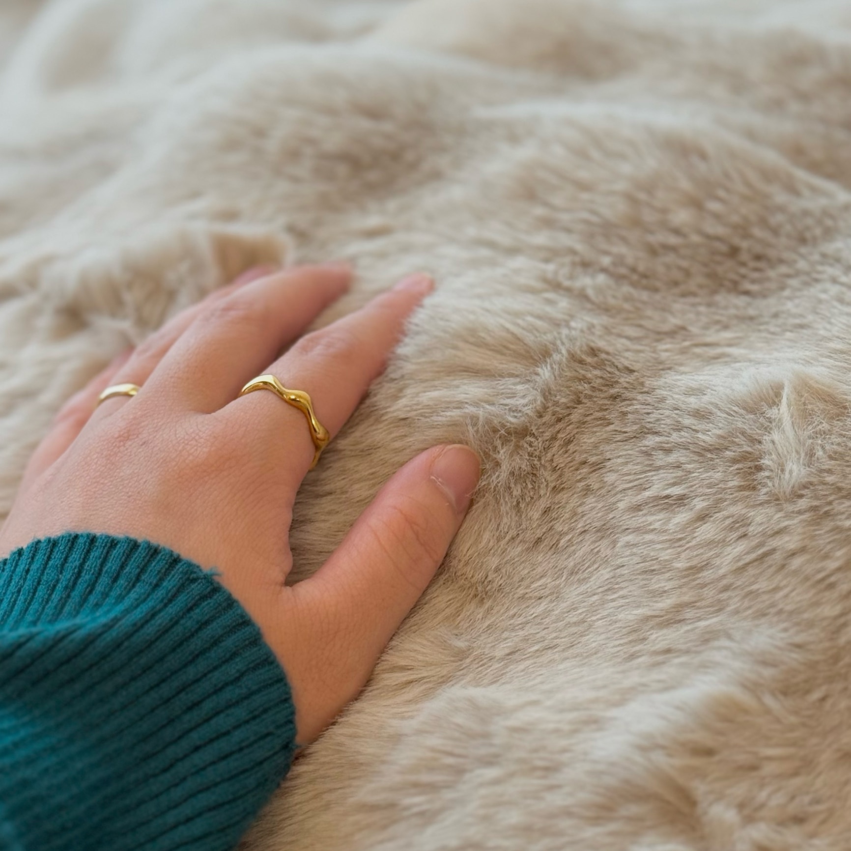 いけちゃん⭐︎【送料無料】パイン材　ワードローブ　カバー付 いけちゃん|ラクする便利アイテム のROOM - 欲しい! に出会える。