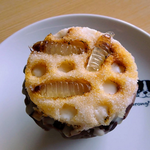 Honobonoスイート はちのすケーキ 冷凍発送 ケーキ スイーツ お菓子 菓子 おかし 焼き菓子 焼菓子 マーブルケーキ カップケーキ おもしろ 面白い 虫 昆虫 手作り 手づくり サプライズ プレゼント 贈り物 お取り寄せ