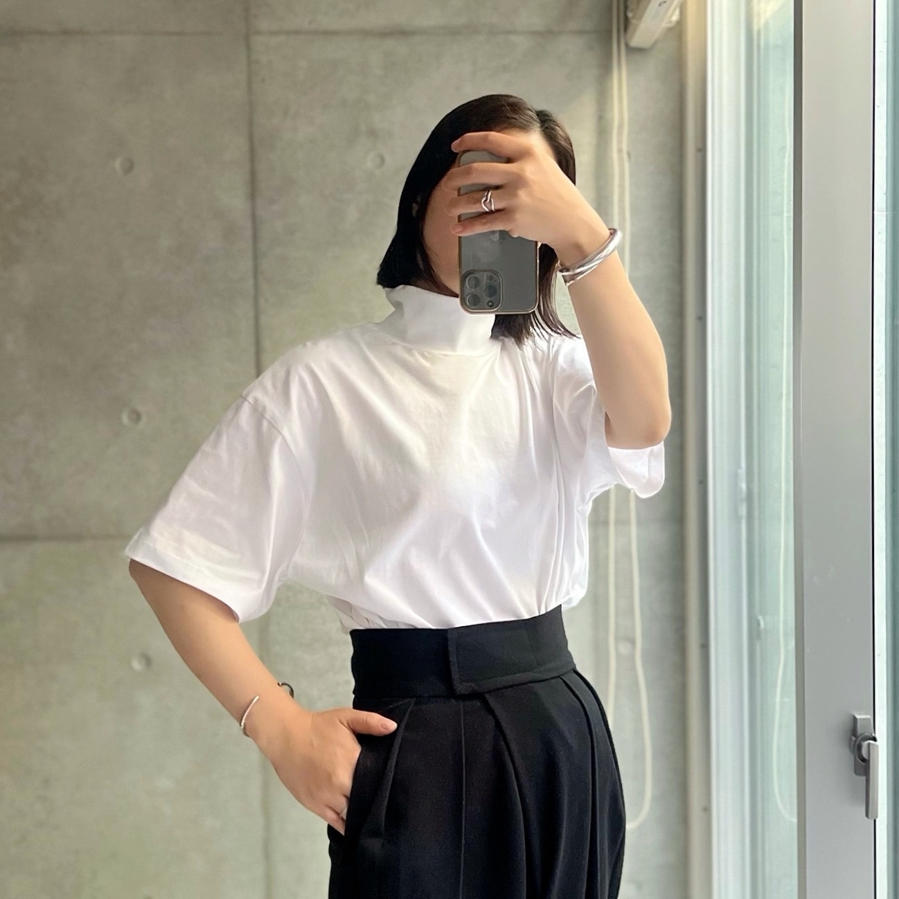 【16:59まで！クーポンで2,290円～】 tシャツ カットソー レディース ボーダー トップス 半袖 半袖tシャツ タートルネック ハイネック 綿100% コットン 無地 ゆったり 大きいサイズ 体型カバー 二の腕 カバー 隠し おしゃれ シンプル 紫外線対策 白 黒 春夏 春 夏 cocomomo