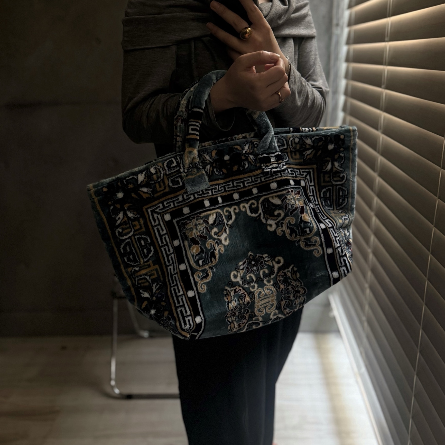 PUEBCO (プエブコ) RUG FABRIC BAG / ラグ ファブリック バッグ W56cm × D18cm × H32cm 大容量 バッグ 絨毯生地 バッグ かばん. カバン 旅行