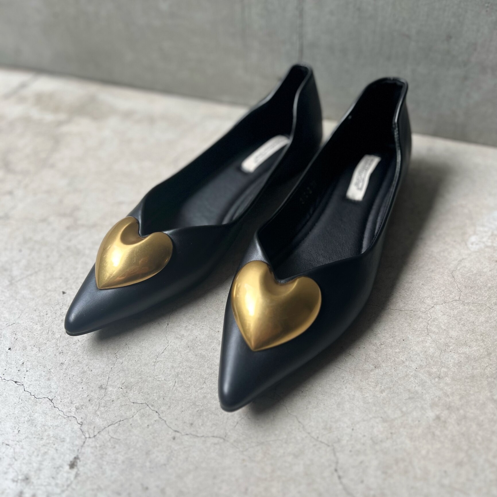 【半額クーポン対象】パンプス ハートフラットパンプス ぺたんこ ローヒール ハート 疲れない 痛くない 靴 シューズ レディース おすすめ おしゃれ ブラック トレンド 韓国ファッション 2026春夏新作 【ash308-072】【即納&予約:15-20日予定順次発送】【送料無料】60込 - メイン画像 2
