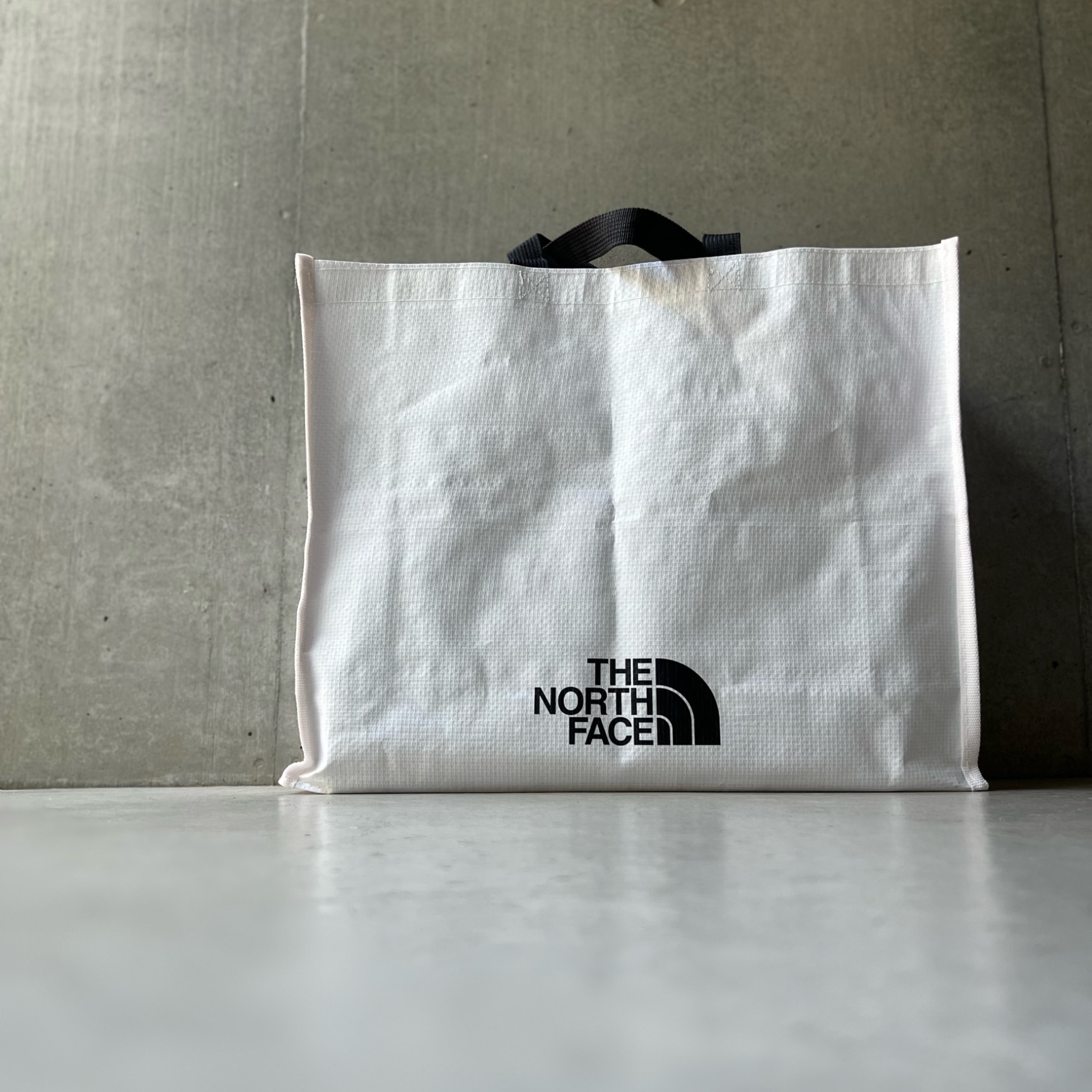 ザ ノースフェイス The North Face トートバッグ カバン エコバッグ ホワイト ブラック ショルダーバッグ 大容量 韓国 買い物バッグ ランドリー ビーチバッグ