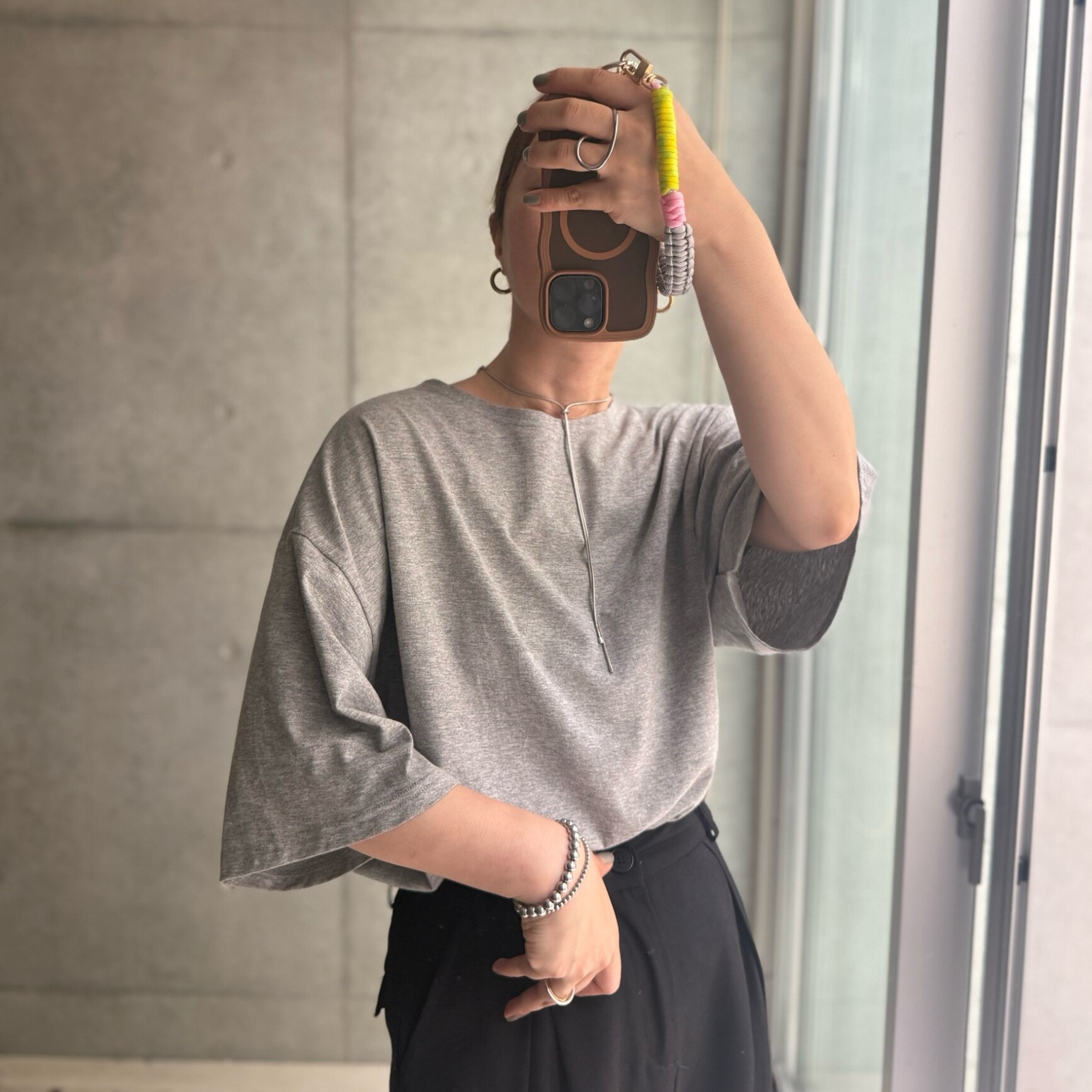 汗上等 Tシャツ レディース 半袖 汗染み防止 綿100 ゆったり 五分袖 無地 クルーネック 体型カバー ユニセックス シンプル 大人 レディースファッション 大人カジュアル モード 着回し 高見え antiqua ・再入荷 (50)メール便可
