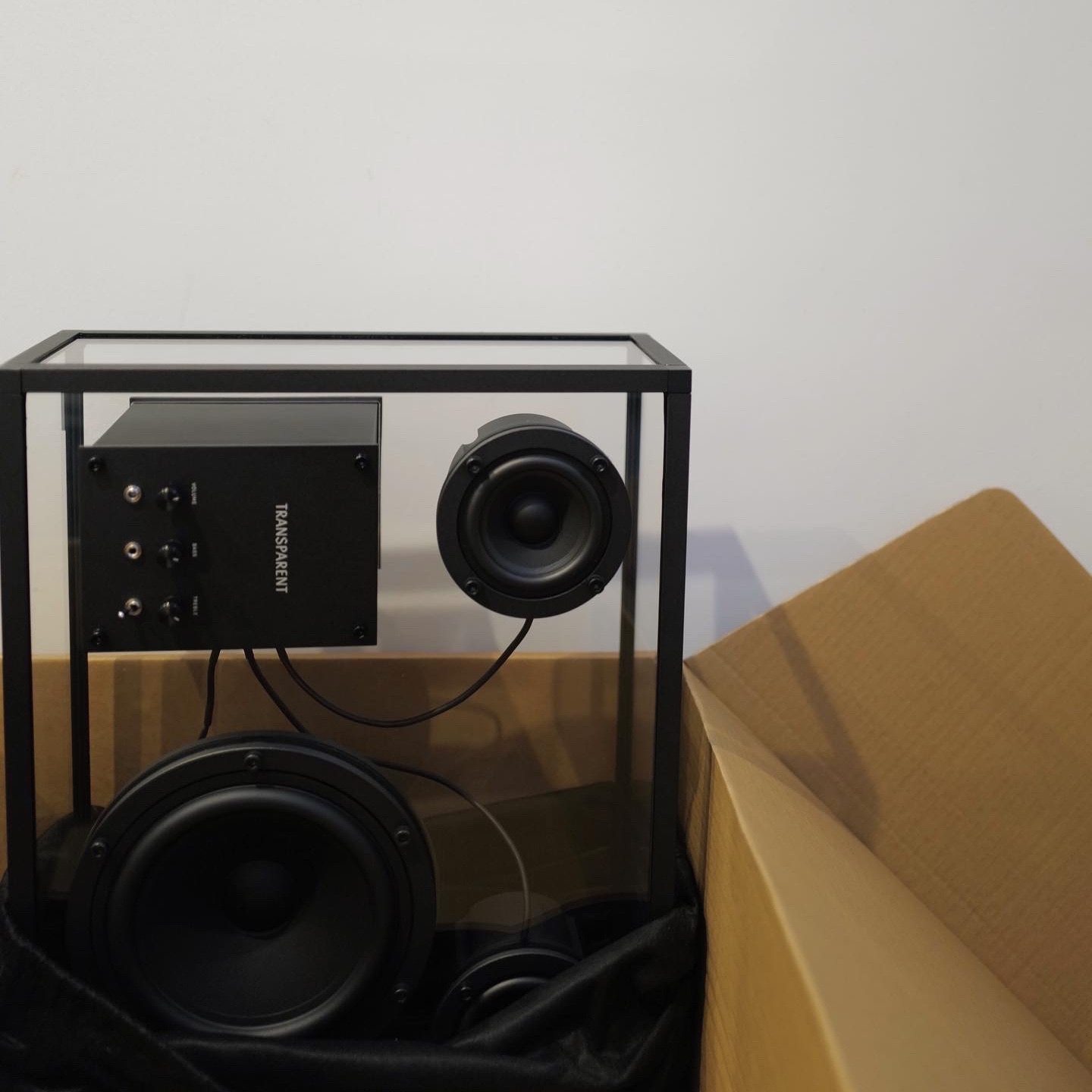 TRANSPARENT SPEAKER トランスペアレントスピーカー 黒 ブラック