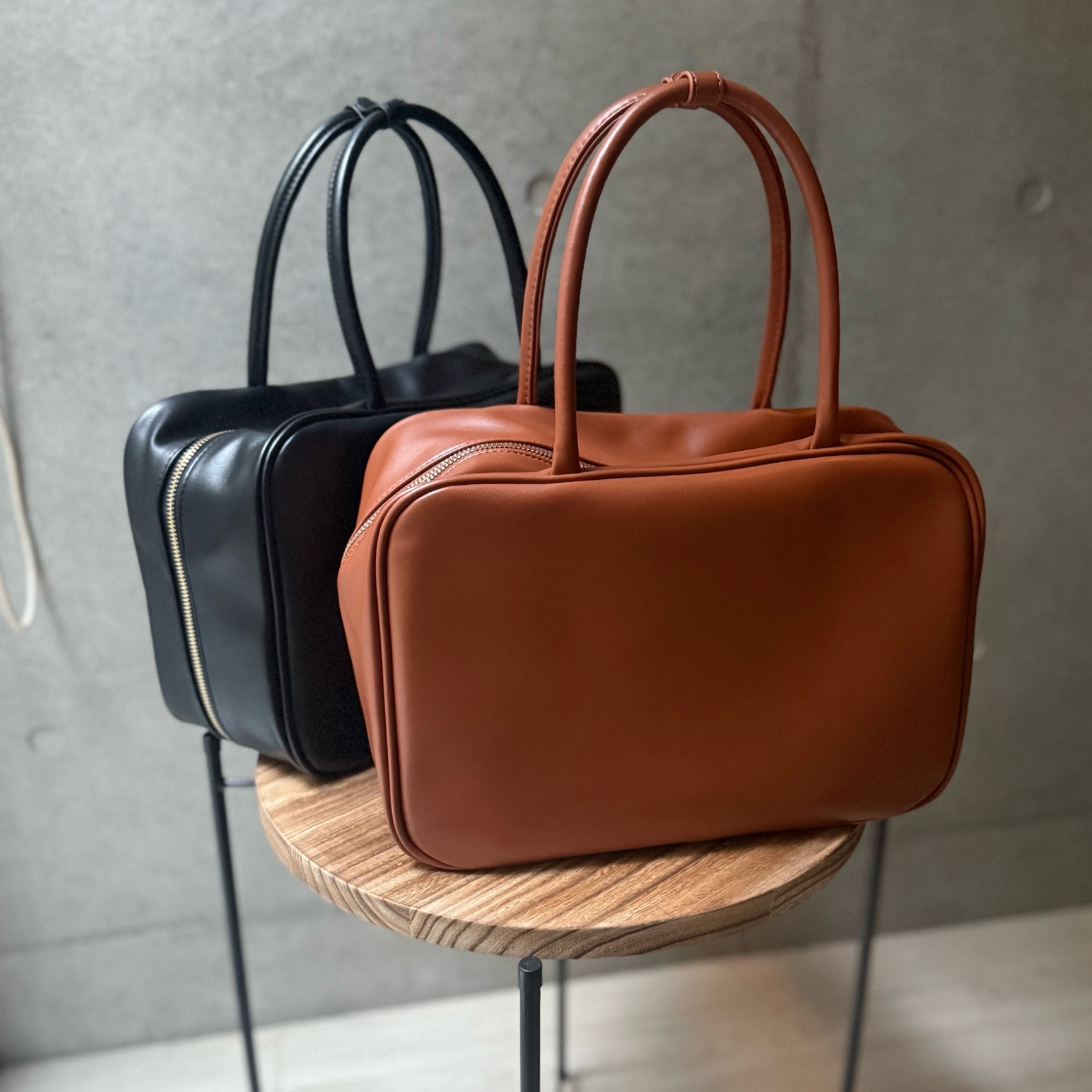 2992円!60%OFFクーポンご利用で■A4対応 レディース バッグ トートバッグ ボストンバッグ スクエア A4 仕事 軽量 軽い シンプル 合成皮革 フェイクレザー 大きめ 旅行鞄 デイリーバック 大容量 スクールバッグ スクバ Donoban オールシーズン かばん ドノバン - メイン画像 2