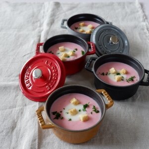 ストウブ Staub ピコ ココット ラウンド 10cm 両手鍋 チェリー レッド ホーロー ミニココット Cocotte Round Stb1003 楽ギフ 包装 楽ギフ のし宛書 Room 欲しい に出会える