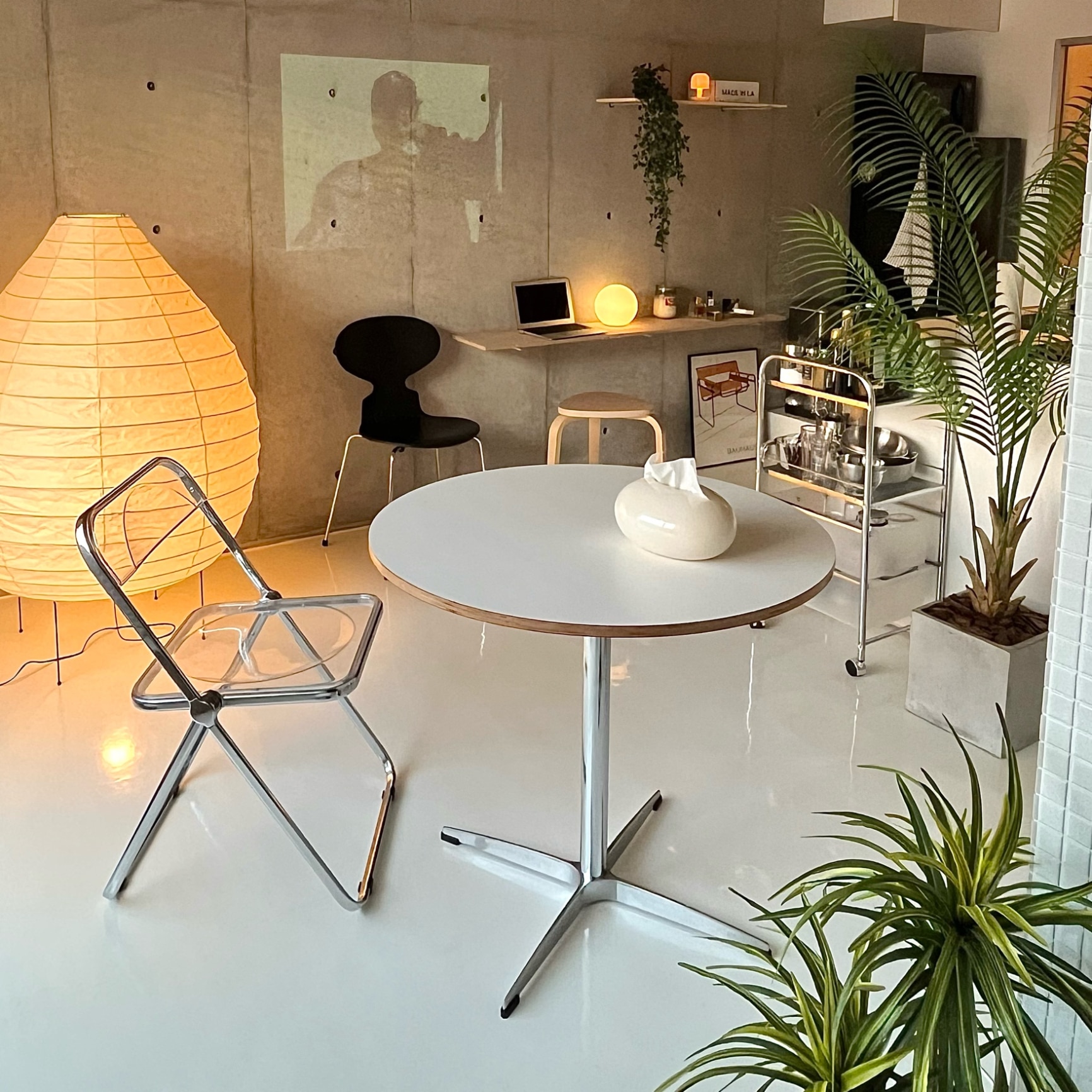 直径80cm 円形 カフェテーブル 美品 PROBASTO 円形 2人掛け 直径80cm カフェテーブル ダイニングテーブル ダイニングテーブル