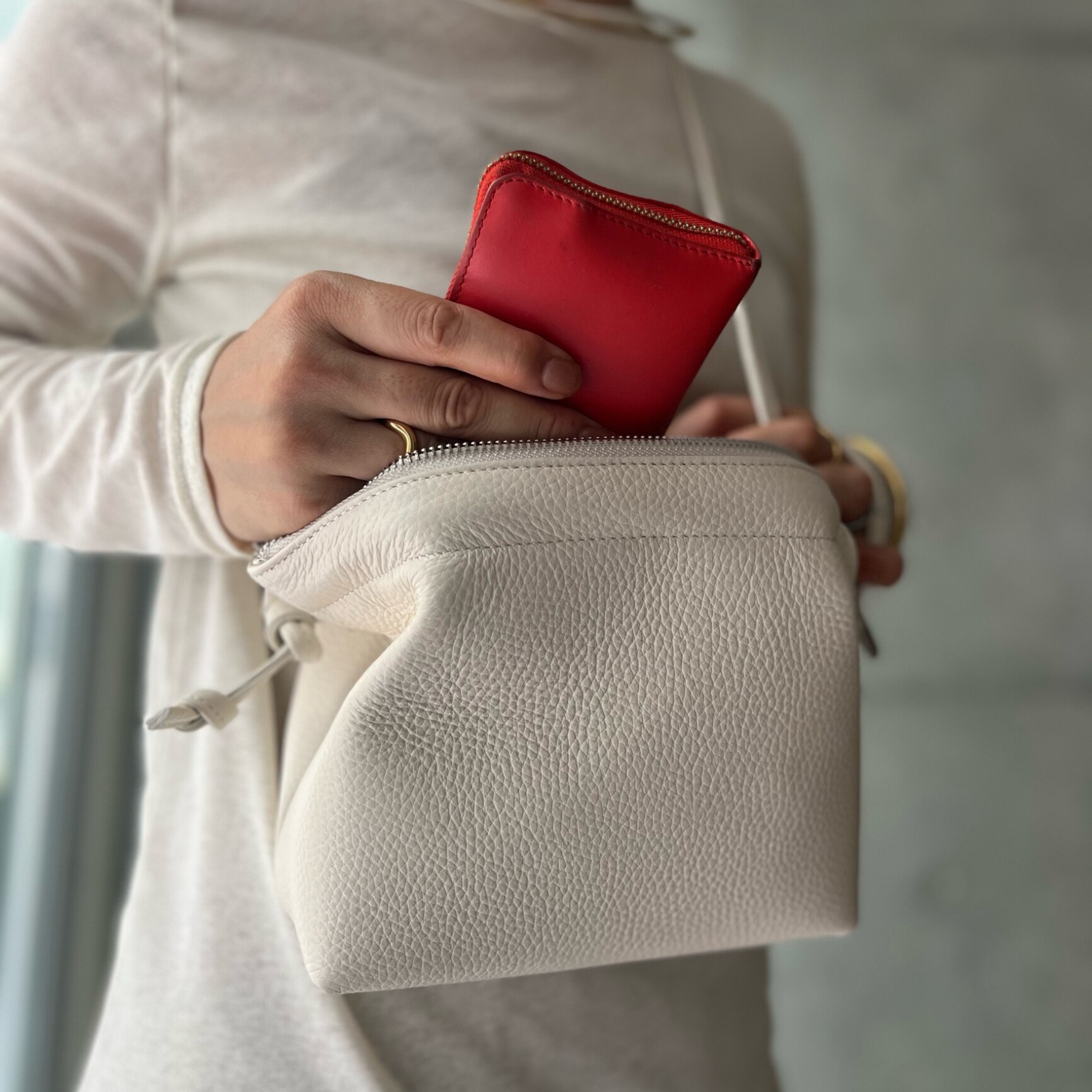 本革 ショルダーバッグ レディース 斜めがけ 大人 バッグ ソフト コンパクト 本革バッグ 上品 小さい ミニ ミニバッグ 斜め掛け 大人 小さめ ミニショルダーバッグ アットライズ プレゼント - メイン画像 1