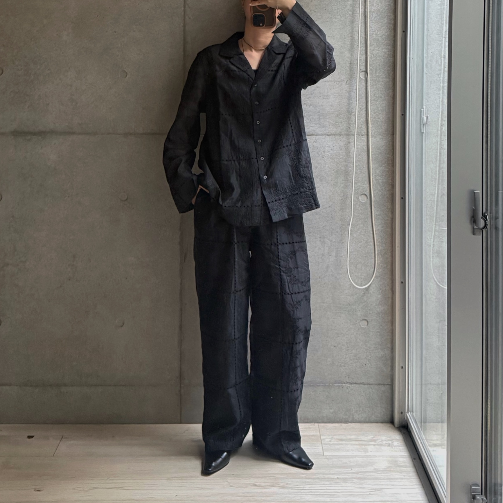フリークスストアの刺繍パッチワーク風パンツの着用写真