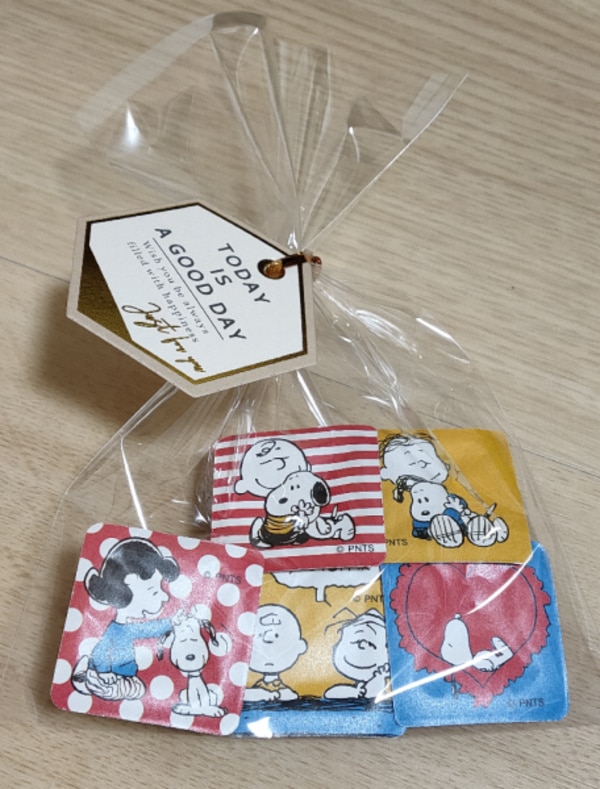 スヌーピー クランチチョコボックス バレンタイン おもしろ チョコレート おもしろチョコ 面白い 義理チョコ キャラクター 子供 スヌーピー クランチチョコボックス バレンタイン おもしろ チョコレート おもしろチョコ 面白い 義理チョコ キャラクター 子供
