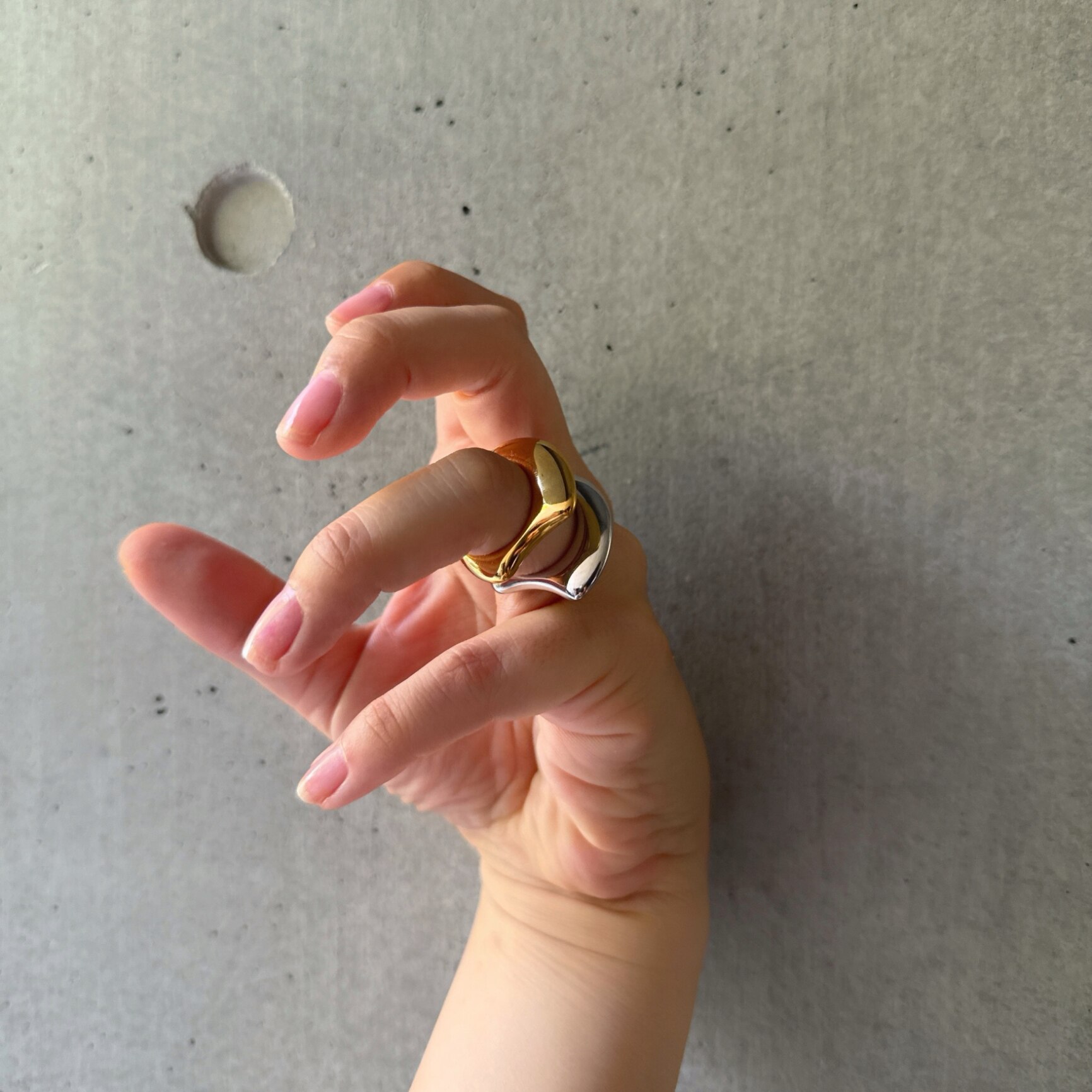 【えりんさんROOMコラボ指輪】 R067 リング 指輪 サージカルステンレス 金属アレルギー対応 ぷっくり ピンキー 錆びない 付けっぱなし 個性 シンプル おしゃれ 女性 レディース メンズ 男女兼用 5sb - メイン画像 2