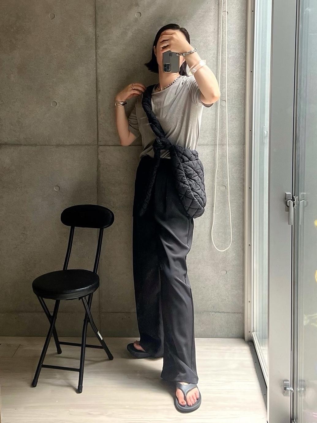 暑いけどマンネリ気味なので少しずつ買い足してアップデート☺️
もはや制服と化しているシアーT！
まとめ買いが激安だったものの、3着もいる…？って最初は慄いてたけどまあいるわね、制服だしね。
マラソンでブラック半袖と長袖組み合わせて買おうっと！
パンツは高評価どんどん集まってるパンツ。
推せます。

#買ってよかった #大人カジュアル #着心地重視 #モノトーンコーデ #プチプラコーデ #アラフォーコーデ #秋も着れる