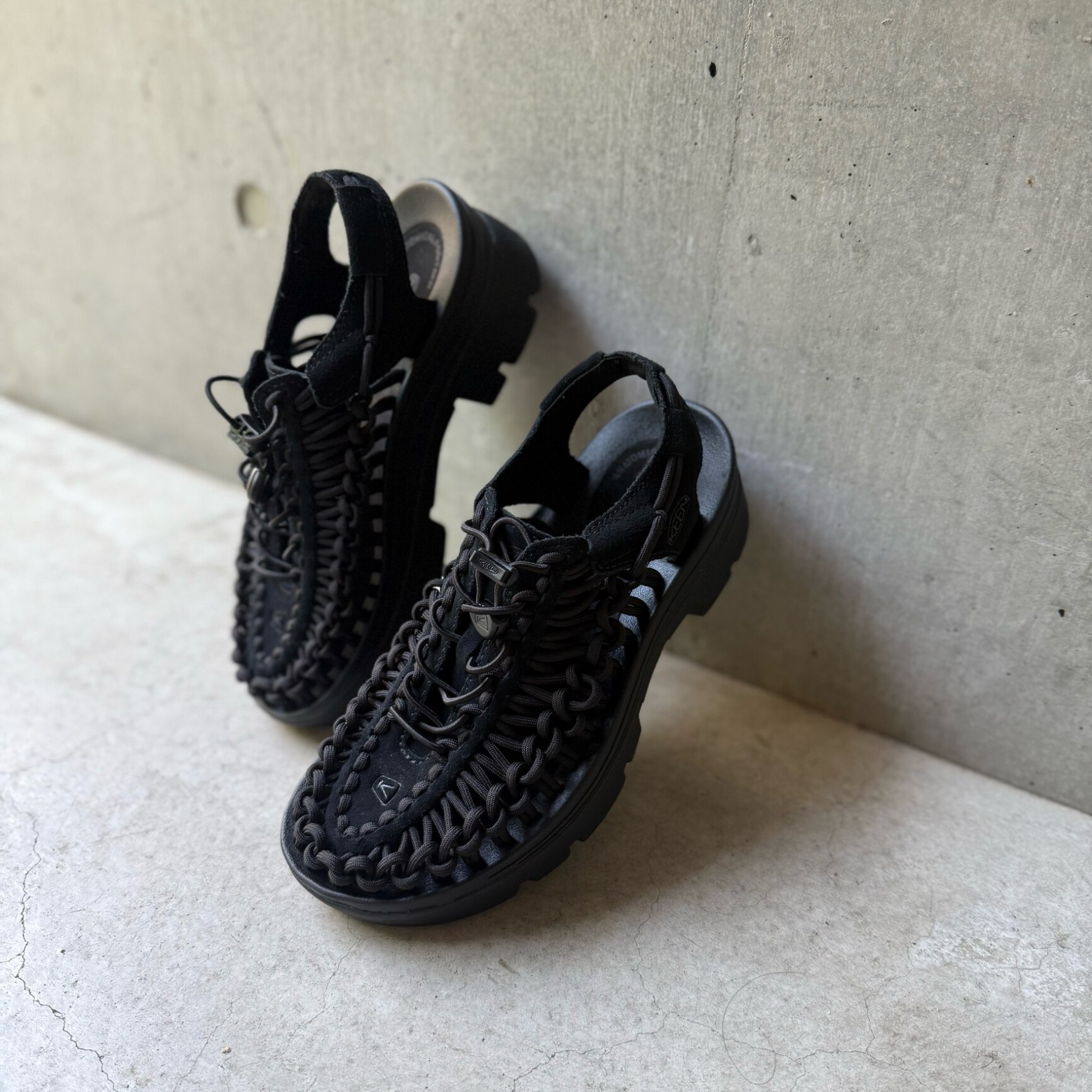 【送料無料】 KEEN キーン ユニーク ピーエルティー UNEEK-PLT レディース 靴 サンダル 2025SS 24.0-26.0cm ブラック