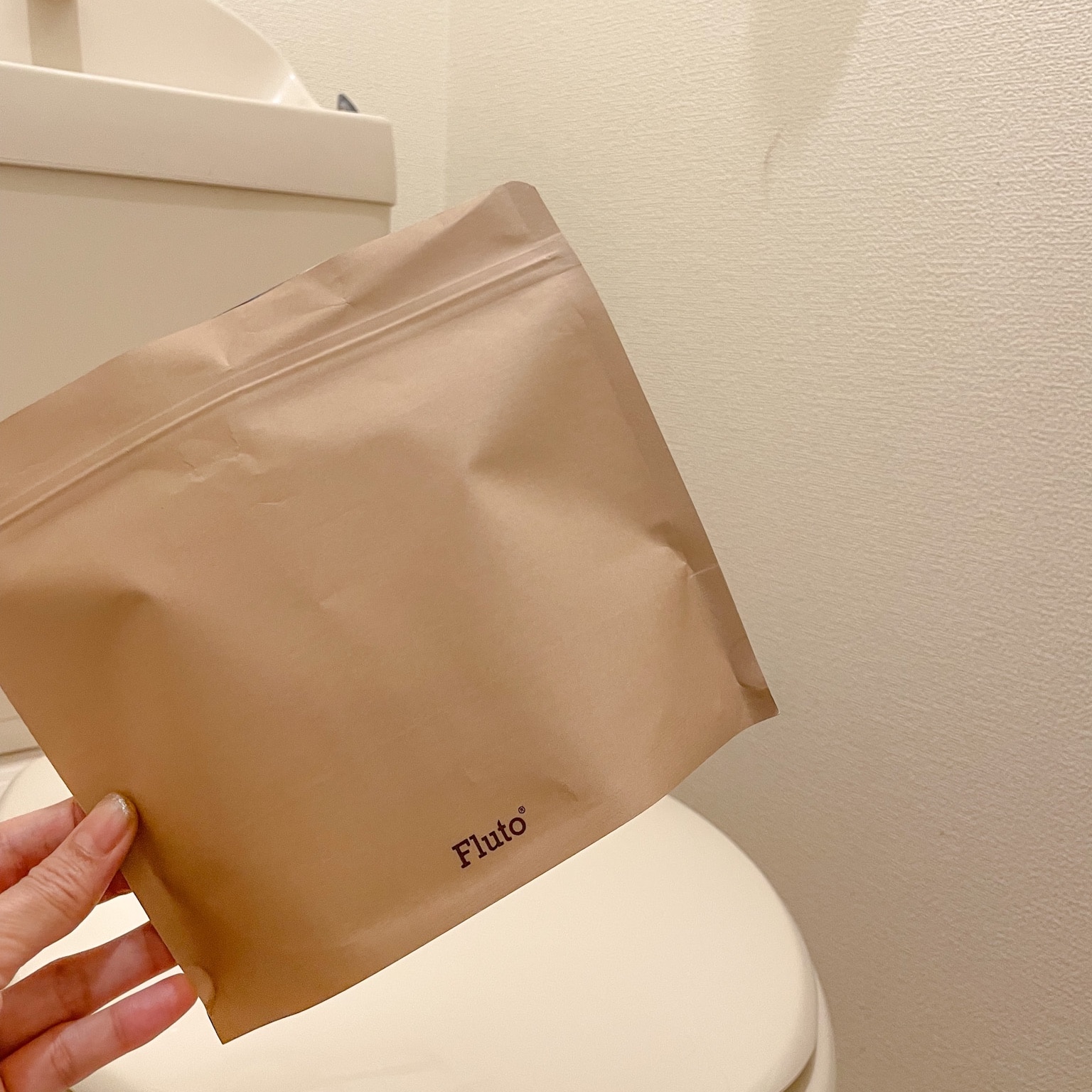 品揃え豊富で Fluto 強力防臭袋 チャック付き サニタリーボックス 使い捨て 消臭袋 ゴミ袋 エチケット袋 生理用品 生ゴミ オムツ ペット 犬  猫 Mサイズ ナチュラル 30枚入
