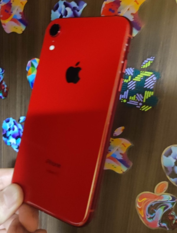 中古】【安心保証】 iPhoneXR[64GB] au MT062J レッド