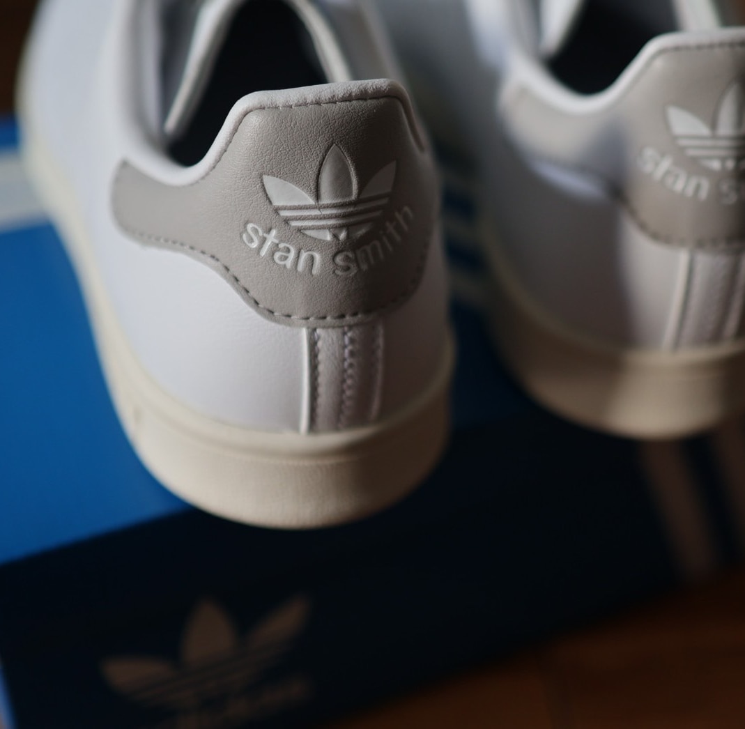  Stan Smith ホワイト/グレー　23.5㎝ 別注グレー 再入荷】【日本限定モデル】 adidas アディダス STAN SMITH