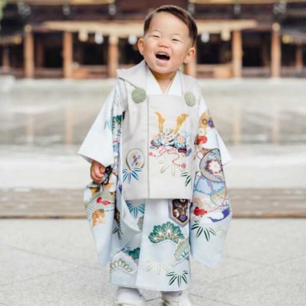 七五三レンタル(2歳男児/被布)2001/薄ベージュ兜×白地 松 軍配 小槌 