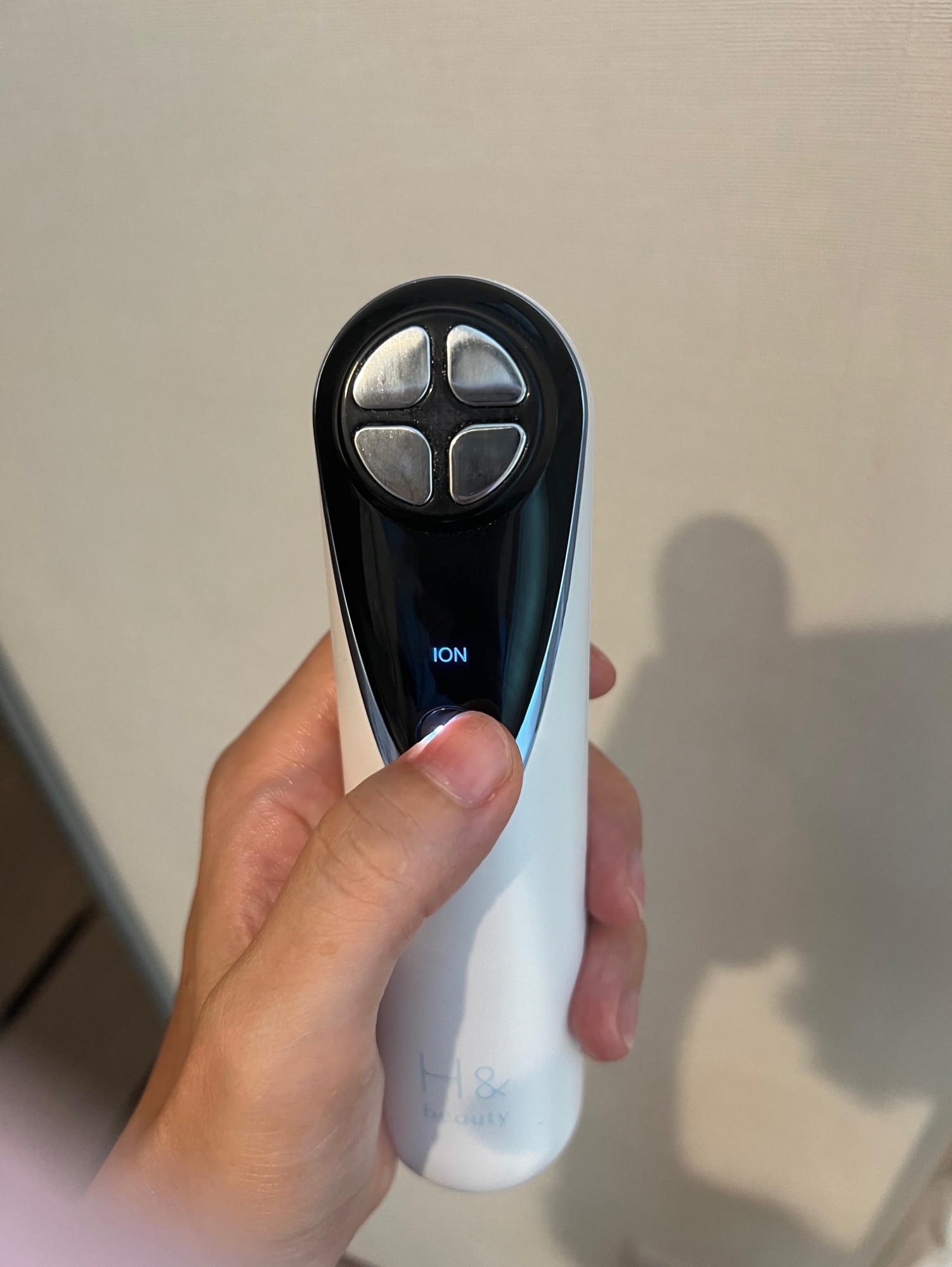 最新最先端技術RF(ラジオ波)機能搭載❣毎日サロン級のホームエステ♪❤美顔器 Amazon.co.jp: 美顔器【最新エステ技術】RF美顔器 1台6役 ラジオ