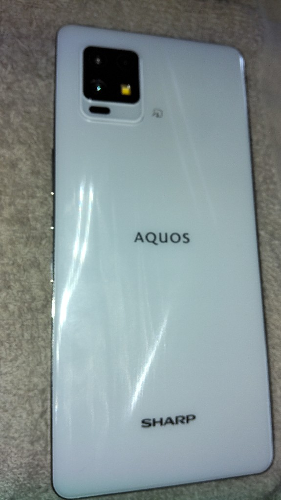 中古】【美品】AQUOS zero6 SHG04 ホワイト SIMロック解除済 au 【安心