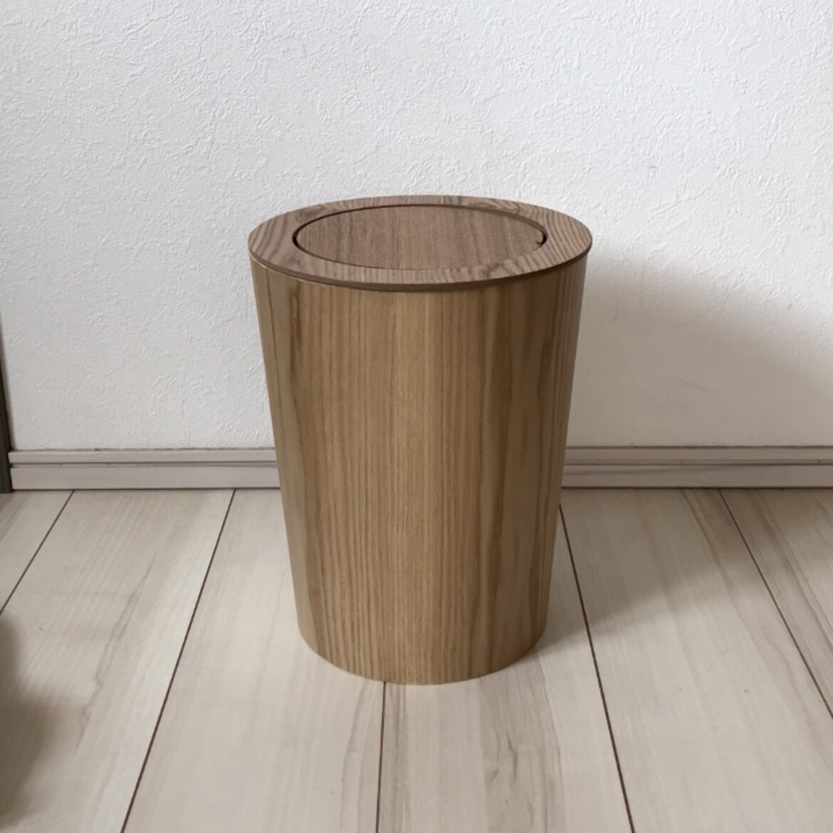 分別ごみ箱 木製 中型 フタ付き 328943-1.jpg