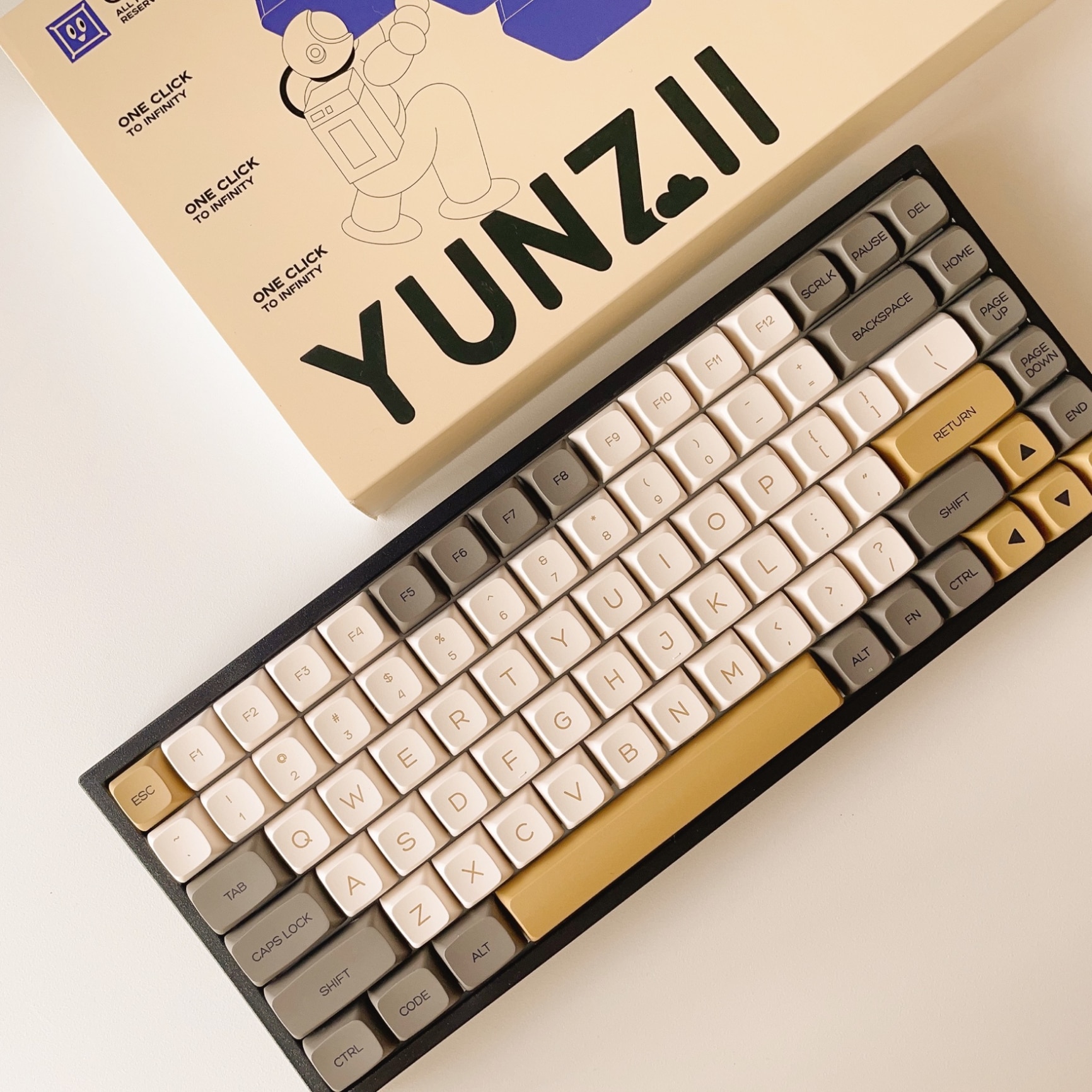 YUNZII KC84 Pro ホットスワップ可能なメカニカルキーボード 84キー