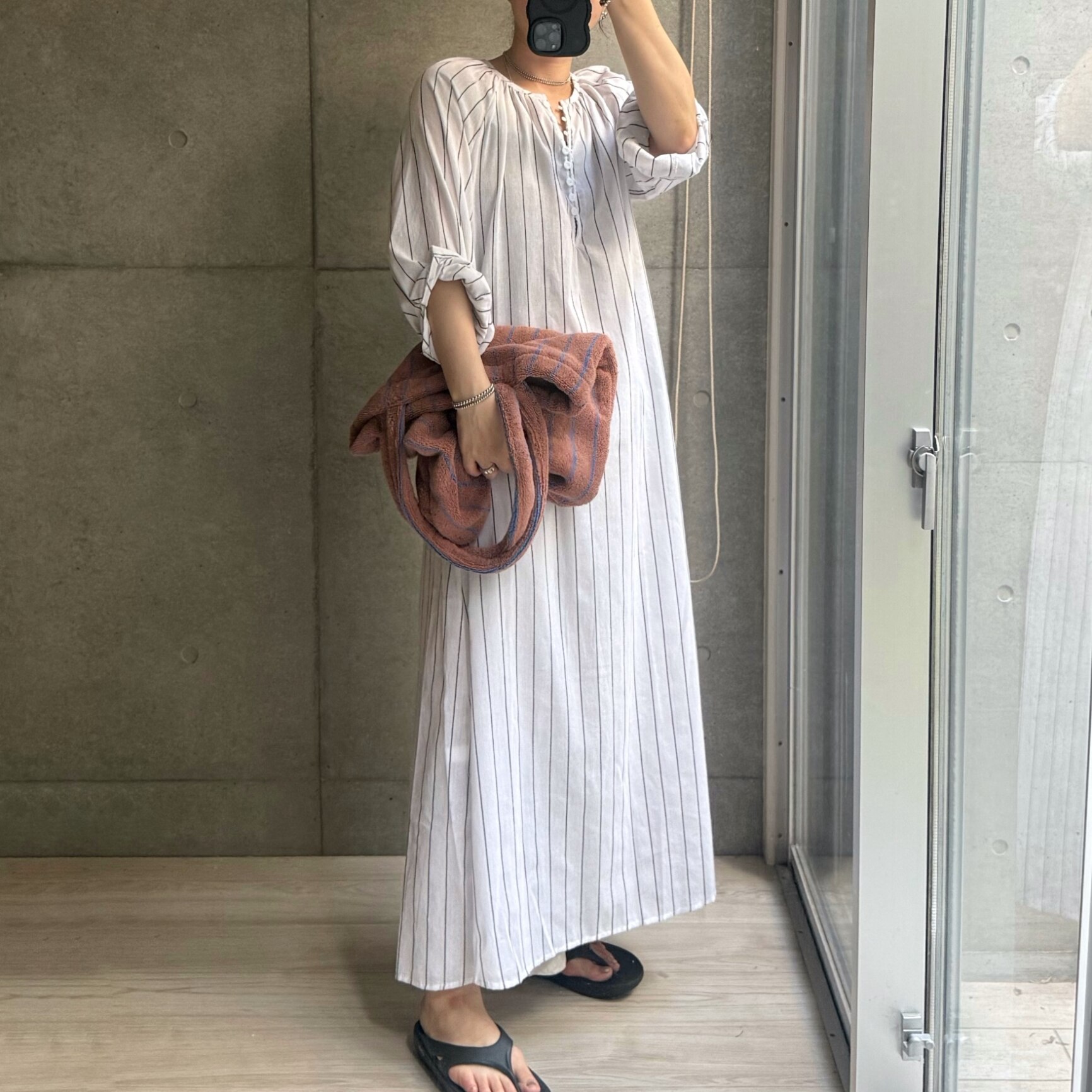 一部即納 シャツワンピース ロング ワンピース マキシワンピース レディース ロングワンピ ロングシャツワンピース ゆるっとワンピース 長袖 ロング丈 マキシ丈 体型カバー ストライプ柄 ゆったり シンプル ロングワンピ 着痩せ 春 夏 秋 30代 40代 50代 送料無料