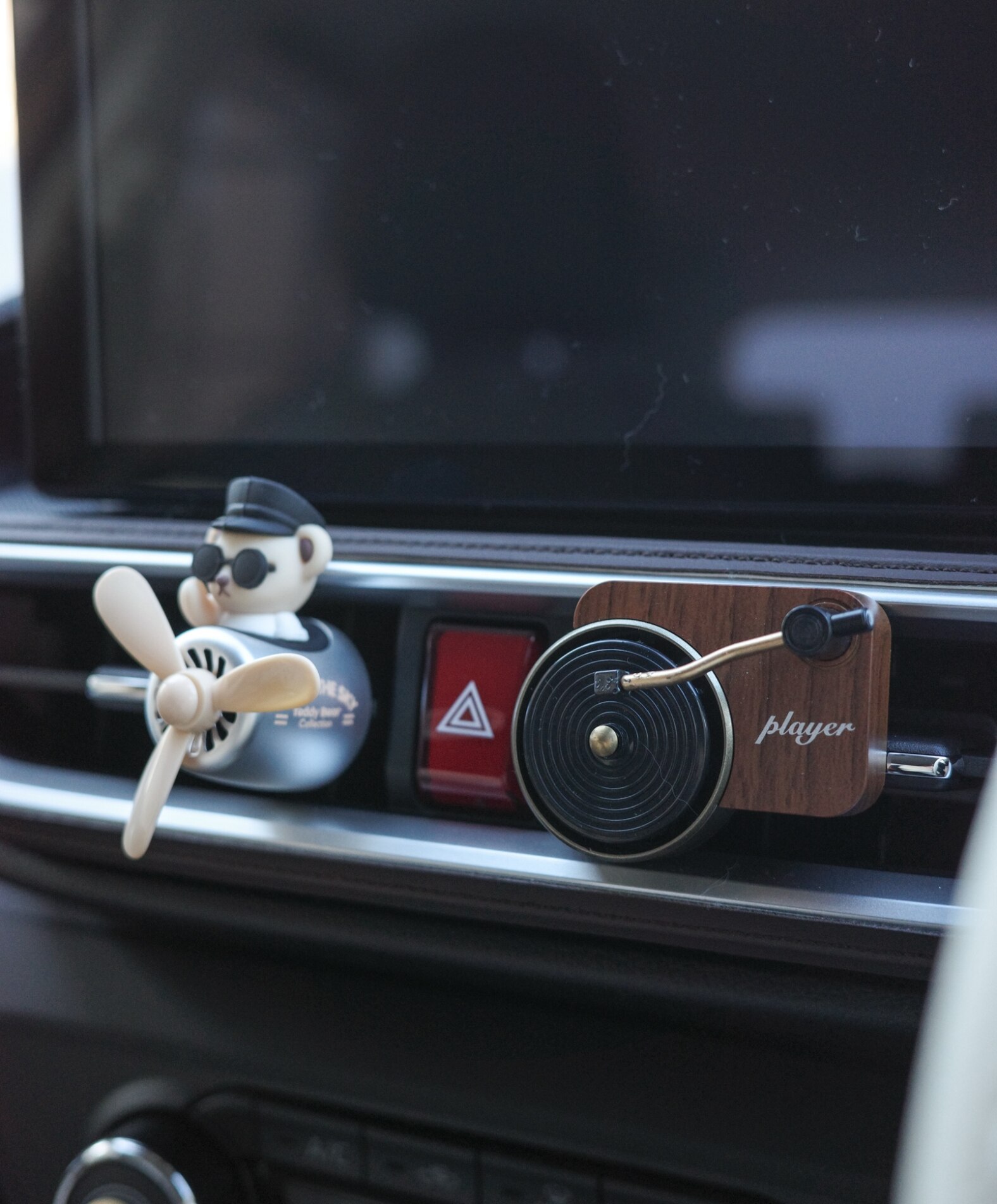 リーフルロイヤー、アップグレーダー、ミューナまとめ売り 車用 レコード 型 ディフューザー 芳香剤 アロマパッド付属 くるくる