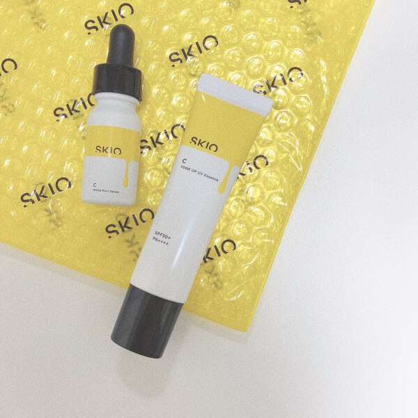 人気上昇中 SKIO スキオ VCトーンアップＵＶエッセンス 30g UVカット 日やけ止め美容乳液 SPF50 PA  tezelizolasyon.com