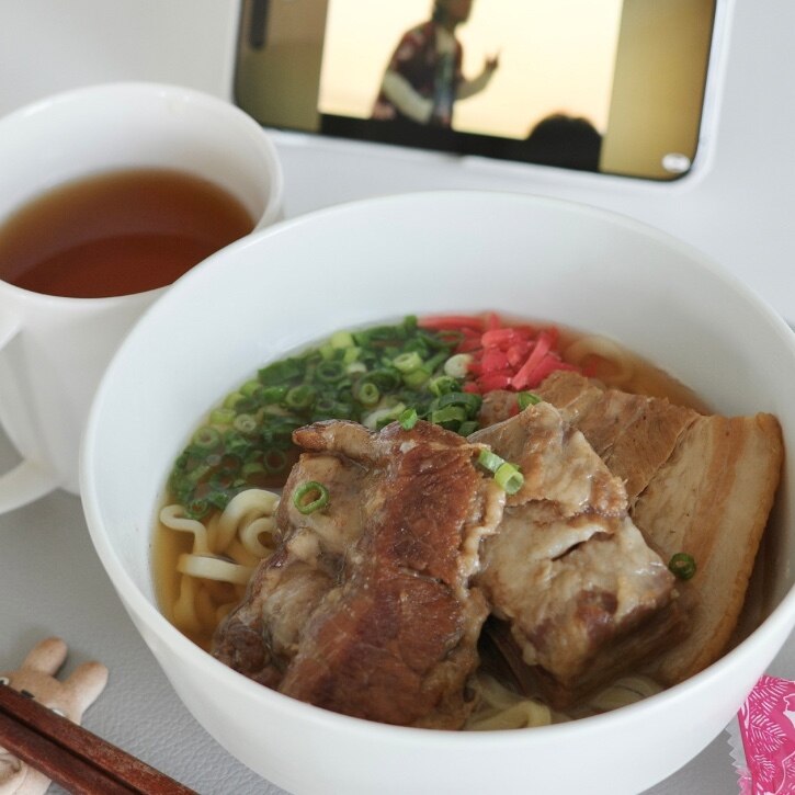 【ふるさと納税】＼累計10万食突破／ 沖縄そば 選べる（5食）or（10食）【東江そば】| そば 自家製生麺 生麺 鰹 お取り寄せ 簡単調理 ご当地 島料理 郷土料理 年越しそば 沖縄県 高評価 ★4.83