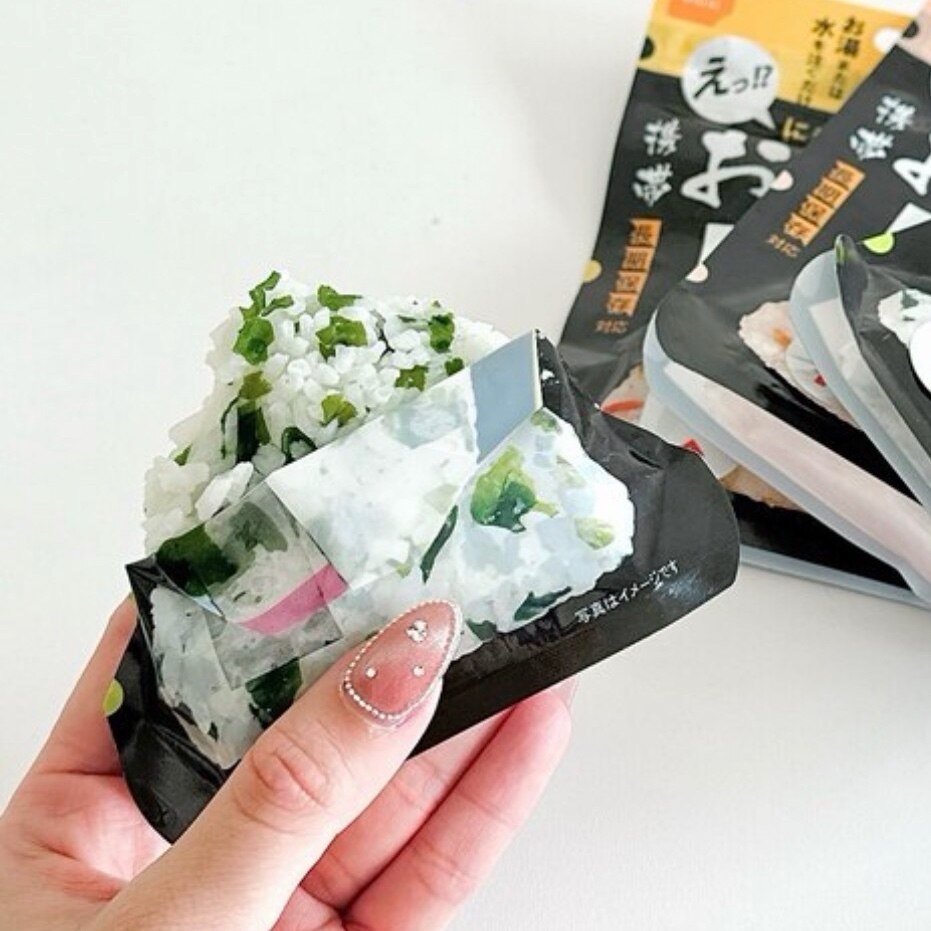 非常食 アルファ米 おにぎり 尾西食品 8個 セット (4種×2個) 尾西 携帯おにぎり 鮭 わかめ 五目おこわ 昆布 保存食 防災食 常温 長期保存 防災グッズ 防災 食品 災害 備蓄 食料 防災用品 アウトドア キャンプ 登山 *