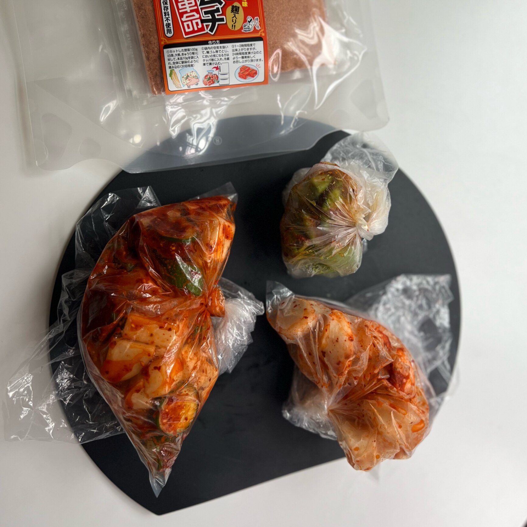 \10%オフ/1598円→1438円 キムチ革命 無添加 キムチの素 お家で手作り メール便送料無料 樽の味 国産 乳酸菌 発酵食品 時短 おかず おつまみ 焼肉 冷麺 冷奴 夏バテ対策 子供も安心 自家製 キムチ 元祖 『キムチ革命』【メール便対応1通1個まで】 - メイン画像 2