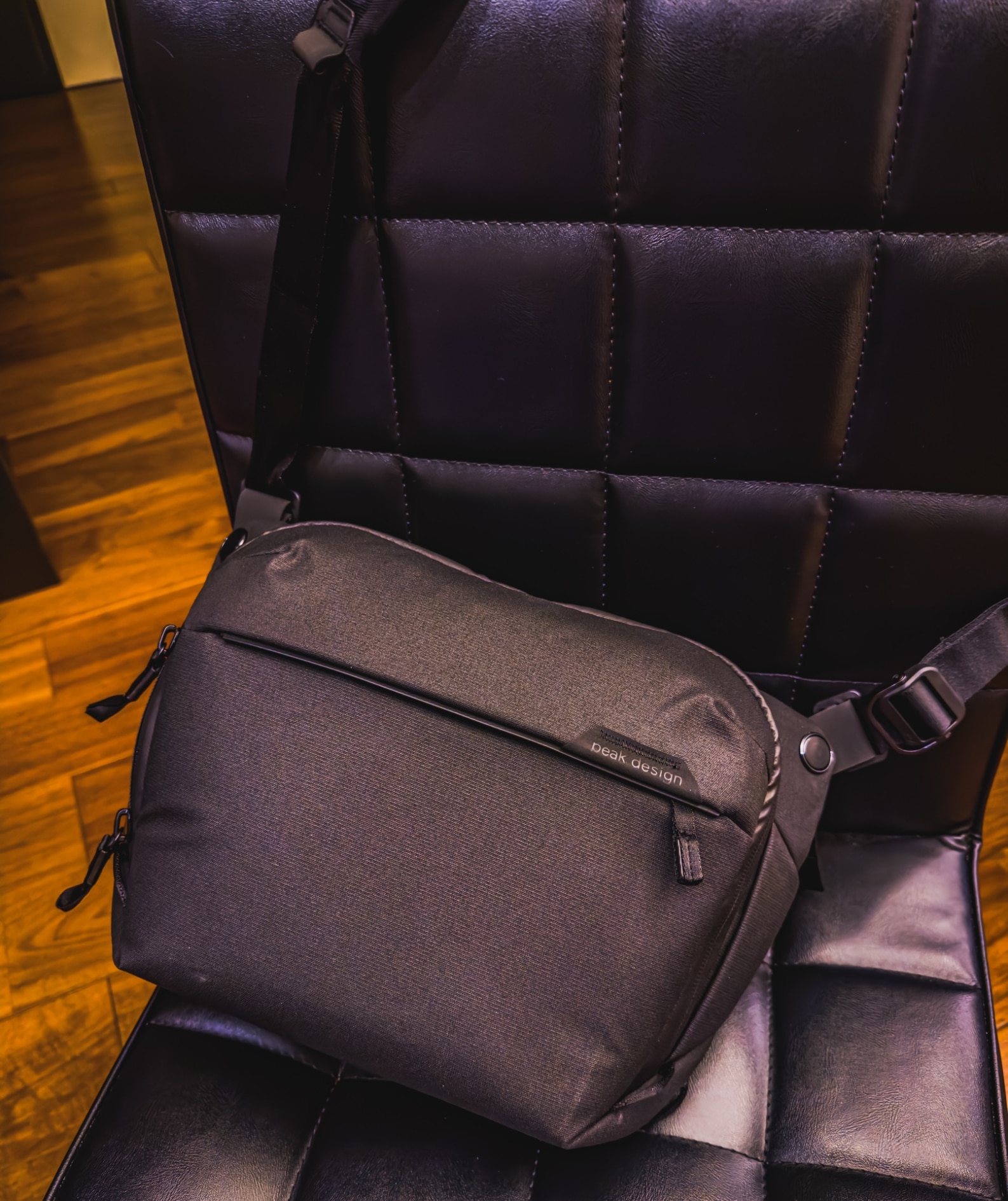 送料無料】 peakdesign Everyday Sling 6L Black ピークデザイン 