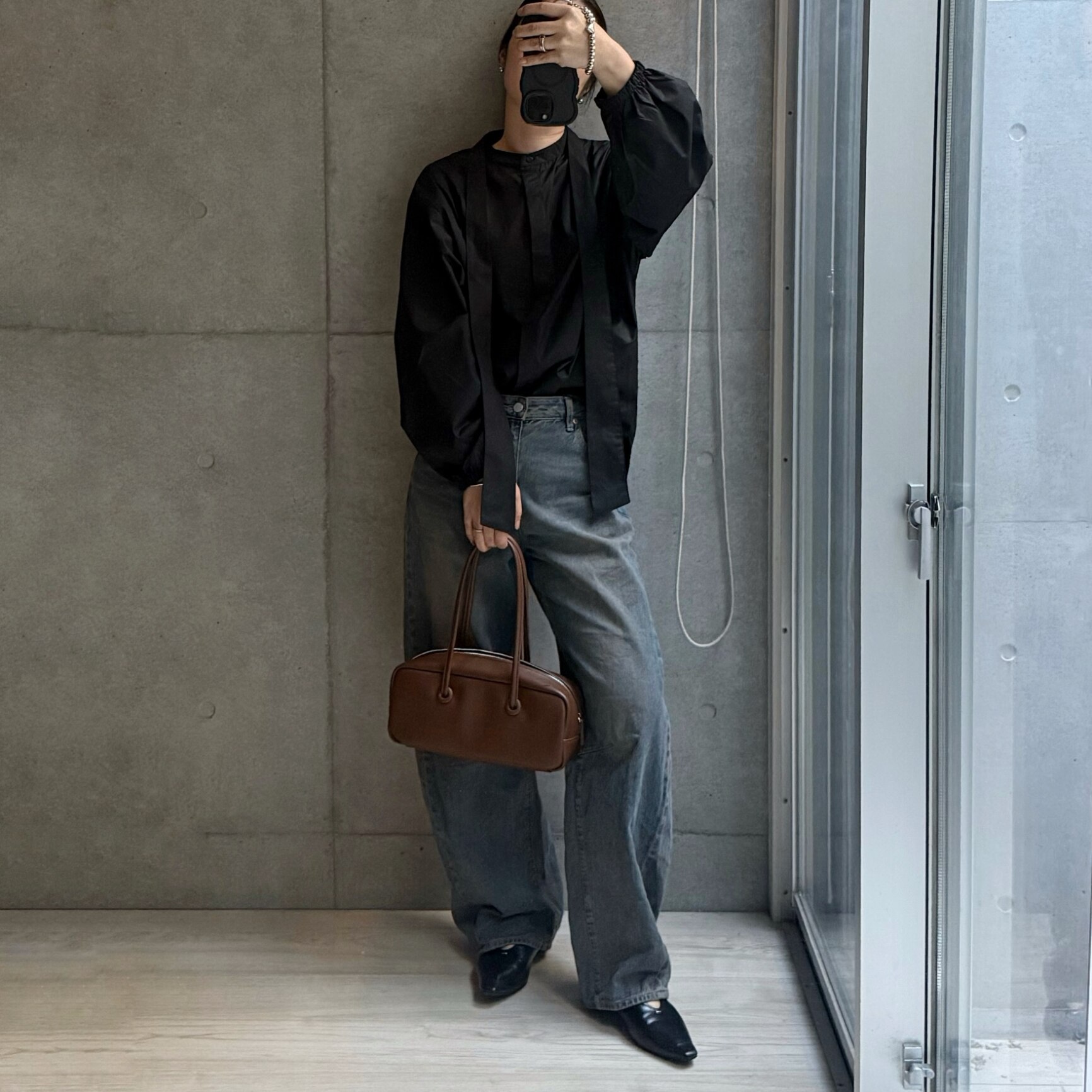 【25%OFFクーポン☆】リボンタイブラウス バルーンスリーブ ボウタイ ボリューム袖 長袖 黒 無地 M L シャツ きれいめ ゆったり トップス レディース 秋 冬 春 ミリアンデニ - メイン画像 4