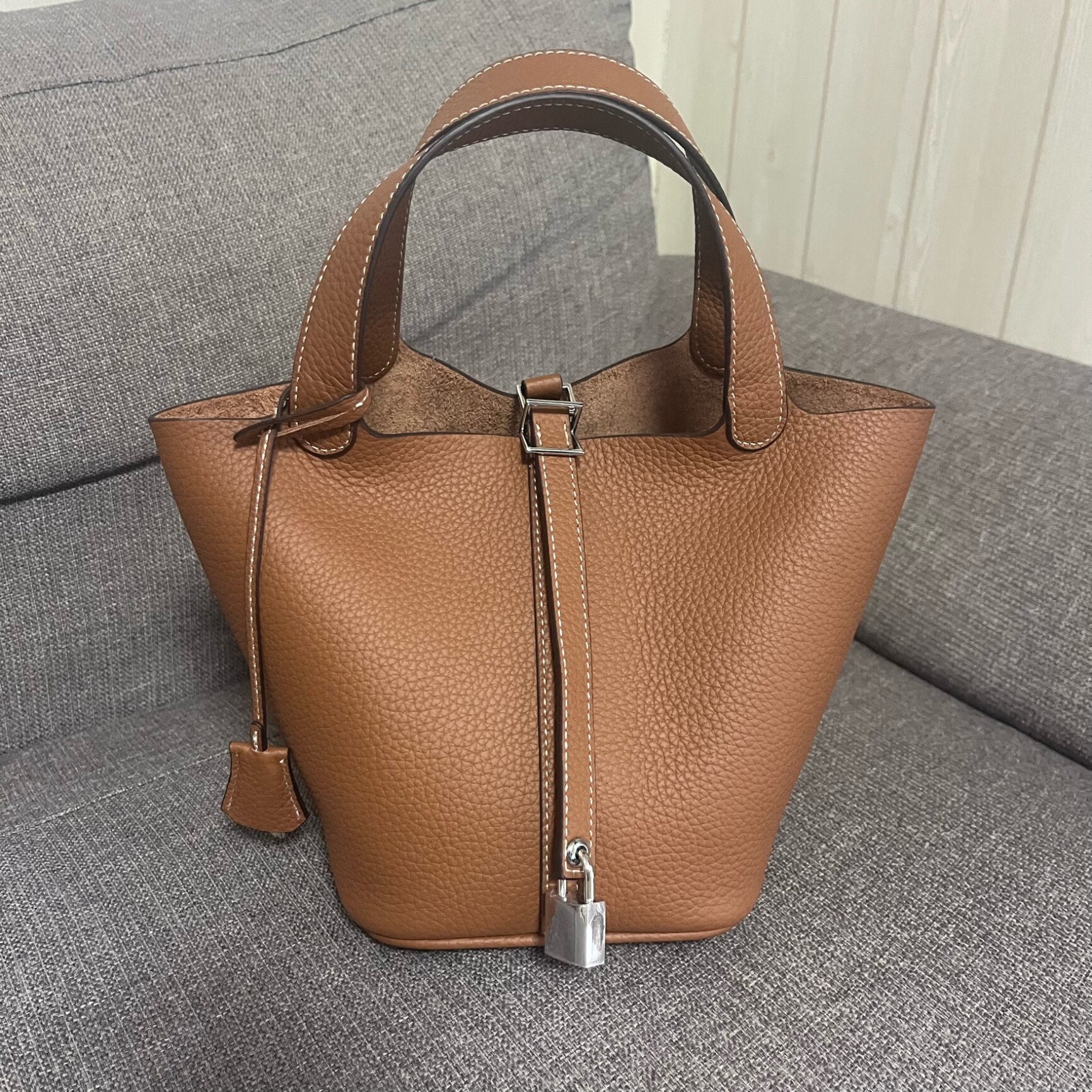牛本革 キューブバッグ ハンドバッグ シルバー金具 Sサイズ パープル 