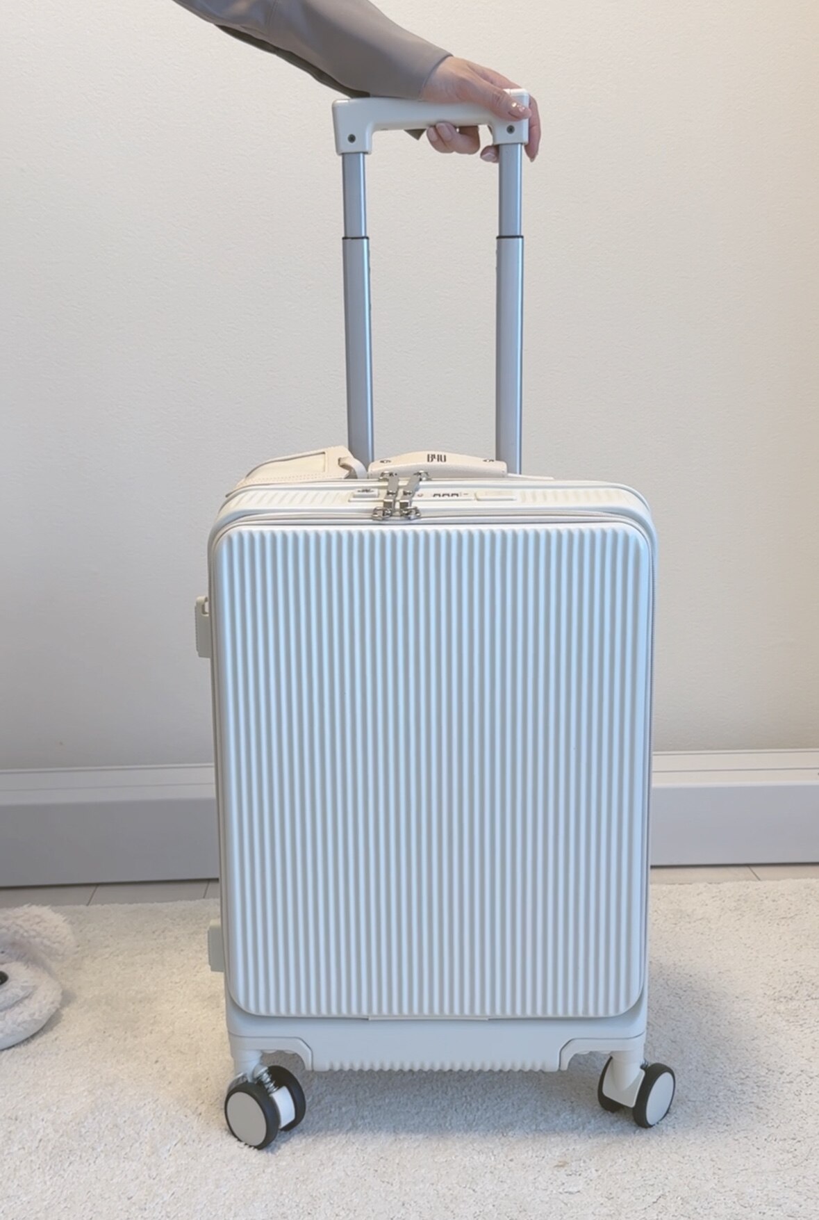 777円OFFクーポン配布中12/11 23:59までZIPで紹介されました!】B4U