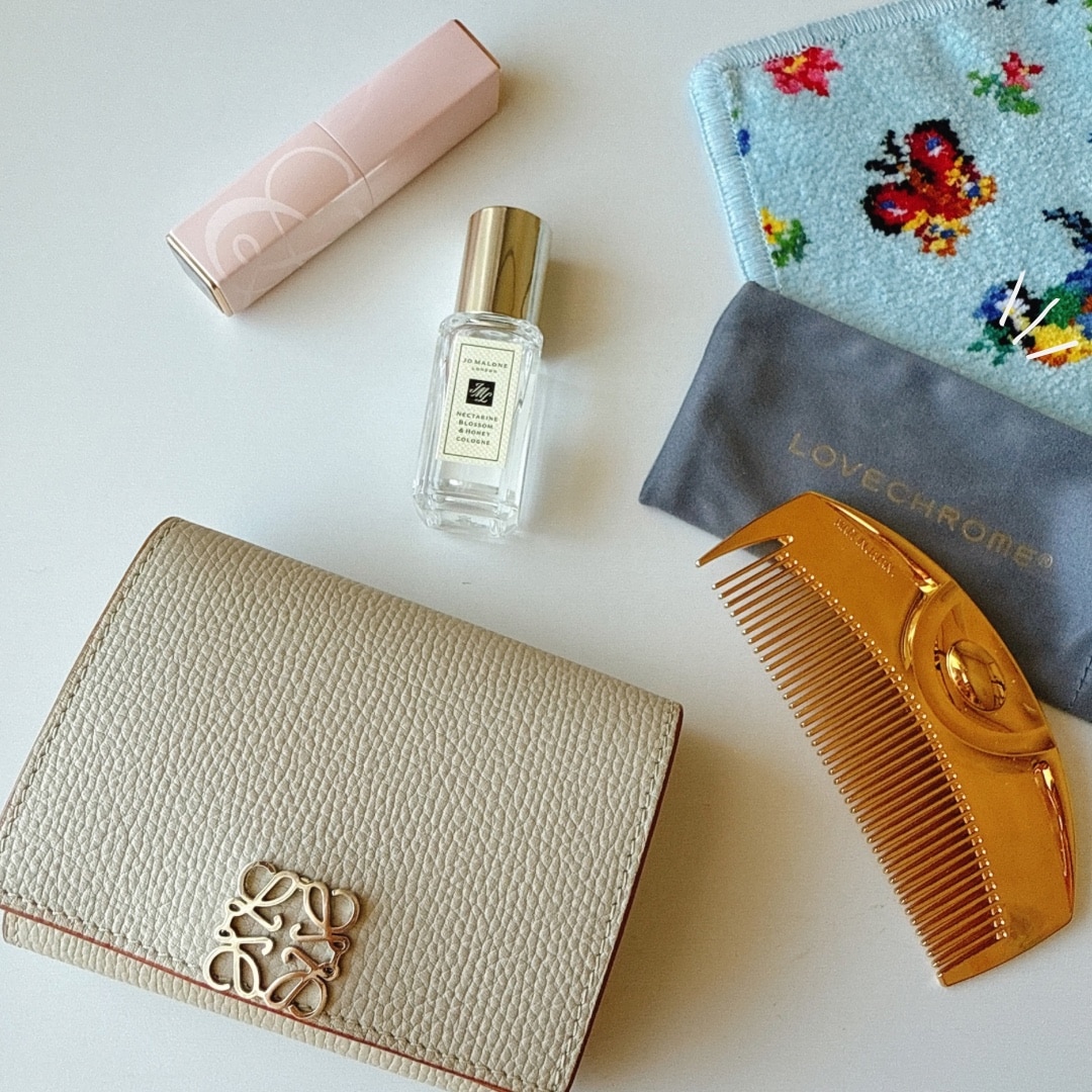 LOEWE ベージュ 鏡付きケース ロエベ LOEWE LOEWE 二つ折り財布 COMPACT ZIP C660Z41X （0608