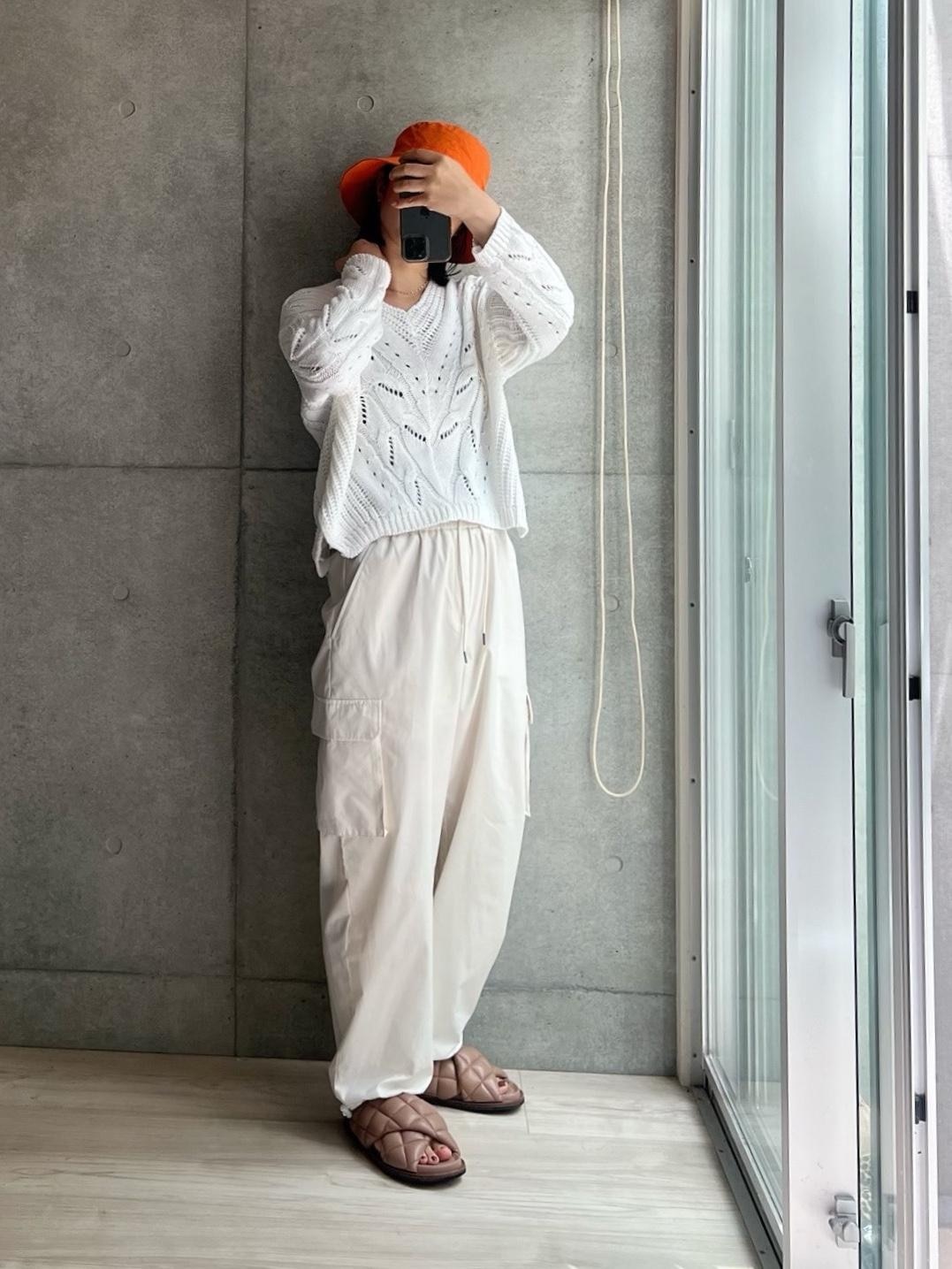 オレンジ効かせた爽やかコーデ🍊
気になるブランドで続々とオレンジ色ハット見かけるなー、
って思ったところで遮光100%の高機能ハット発見！
サカサカした素材感で確かに遮ってる感じがする…なんか涼しい🙄
サイズも頭デカいマンの私にとってLがあるのはとっても貴重。
もちろんLです、ひー買ってよかった。チャリでも飛ばないし。
#マラソン で72時間限定50%OFF😳
もちろん定番の落ち着いたカラーもあるのでオススメ！

#ハット #帽子 #遮光 #uvカット #紫外線対策 #日焼け対策 #pr #春夏コーデ #春コーデ #夏コーデ