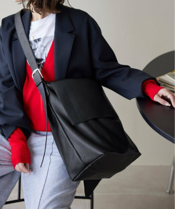 s.oyamada*SLOBE フェイクレザーBAG グリーン s.oyamada*SLOBE フェイクレザーBAG グリーン ≪人気≫【イエナ】《WEB